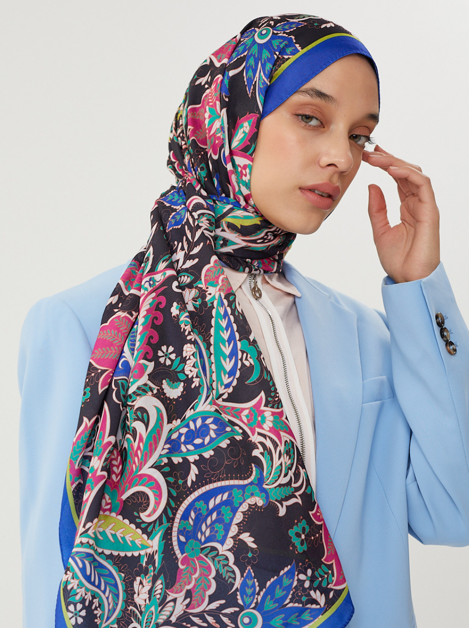 Saks Mavisi - Siyah Retro Desen Şal