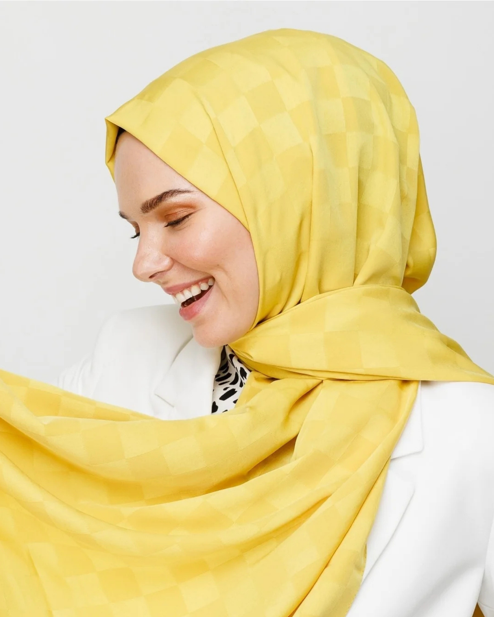 Sarı Dama Desen İpeksi Jakar Şal