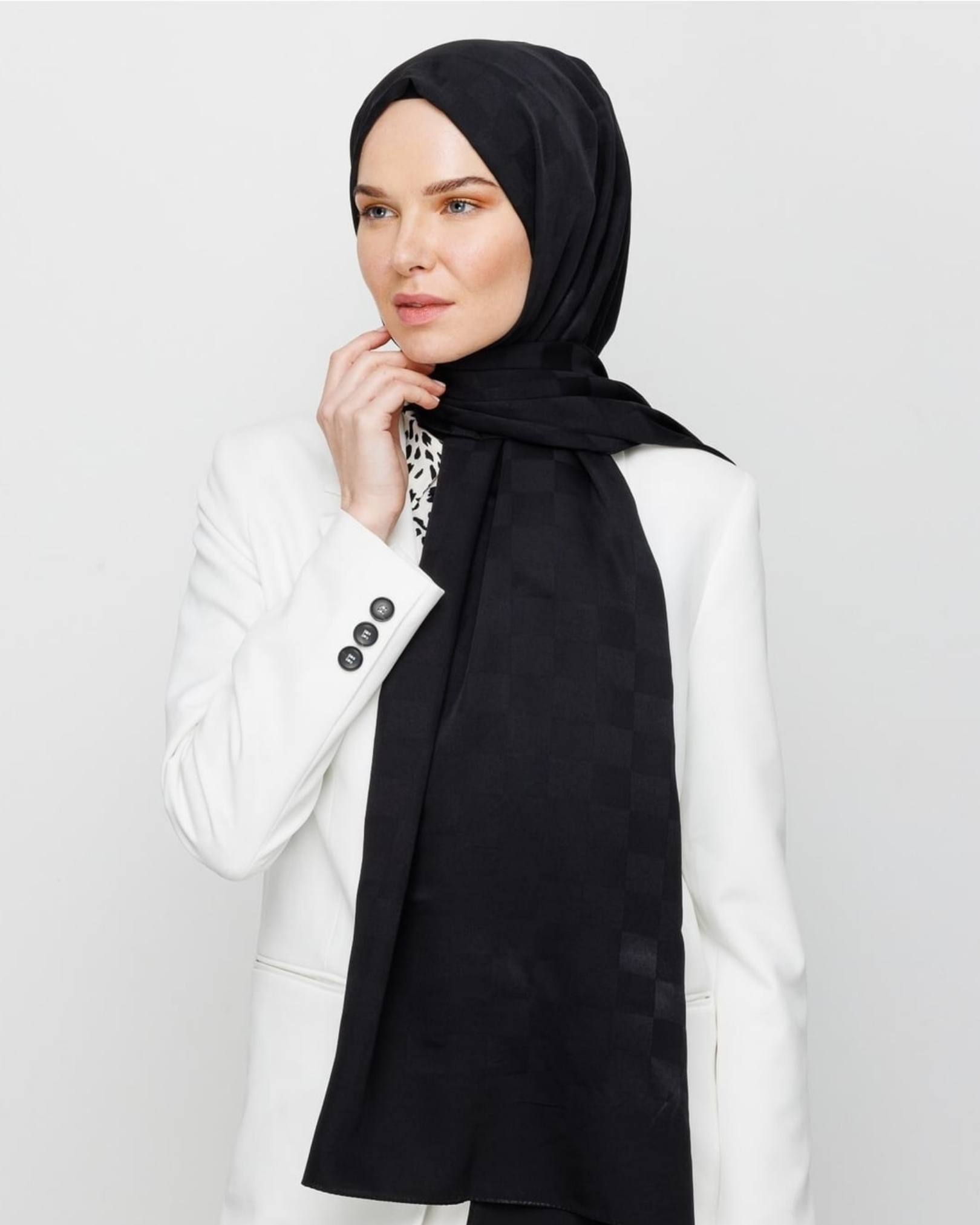 Siyah Dama Desen İpeksi Jakar Şal
