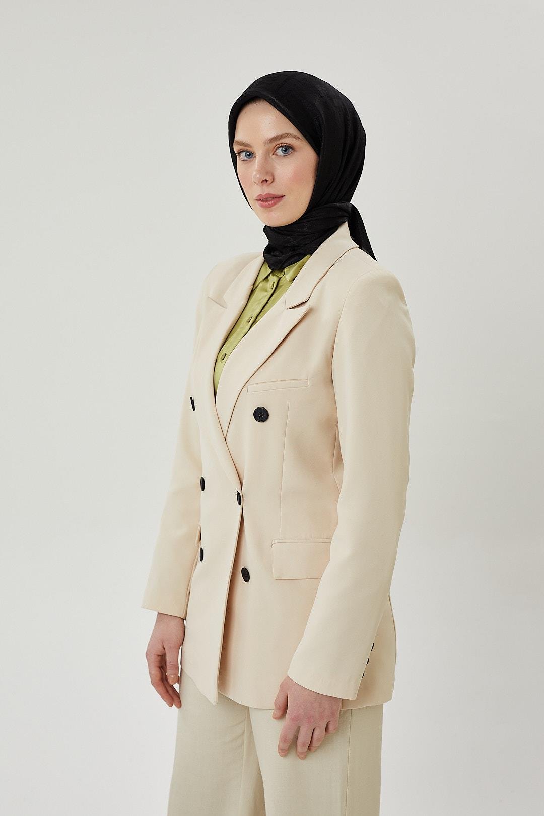 Siyah F Desen Parlak Eşarp