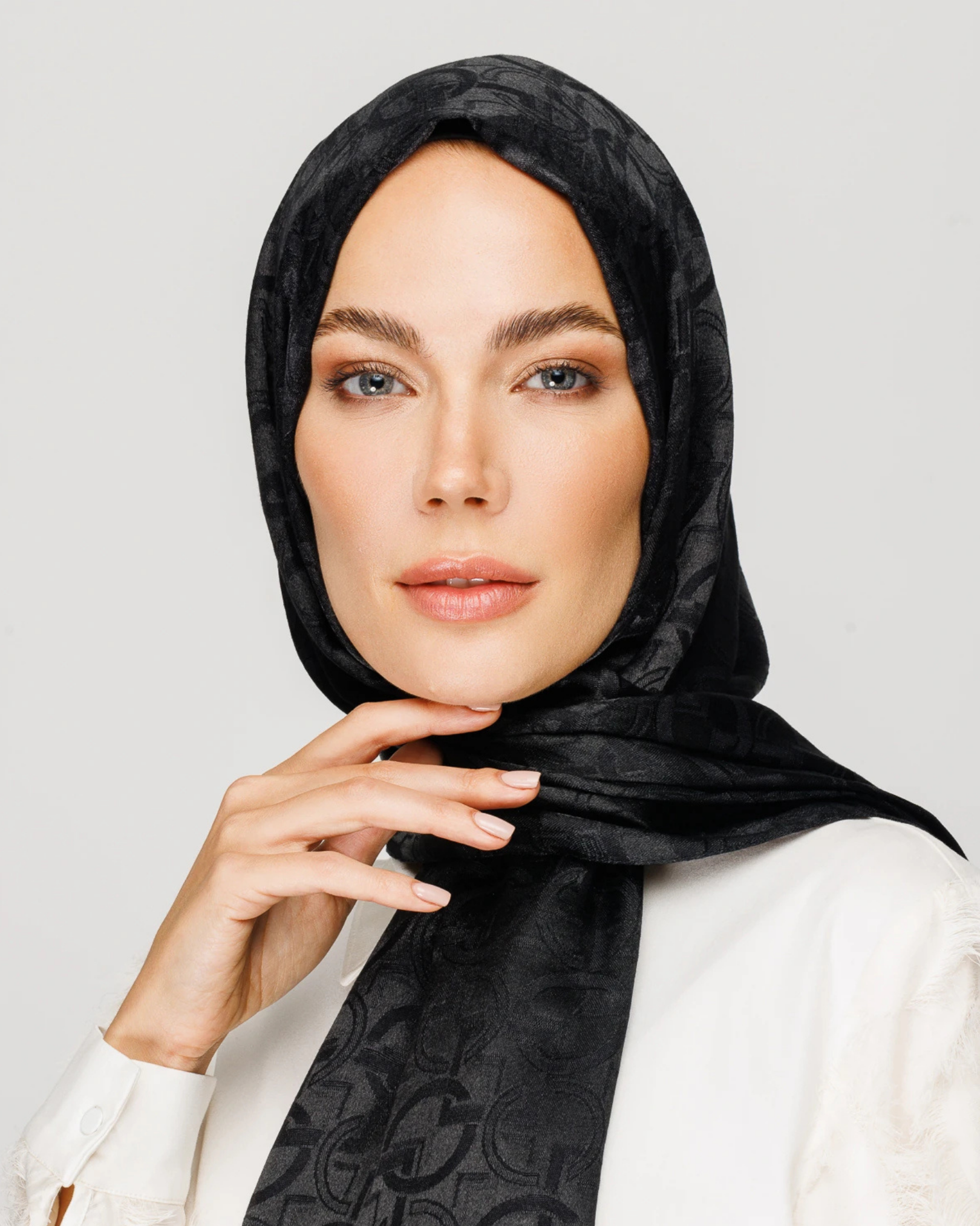 Siyah Longar Desen Parlak Jakar Şal