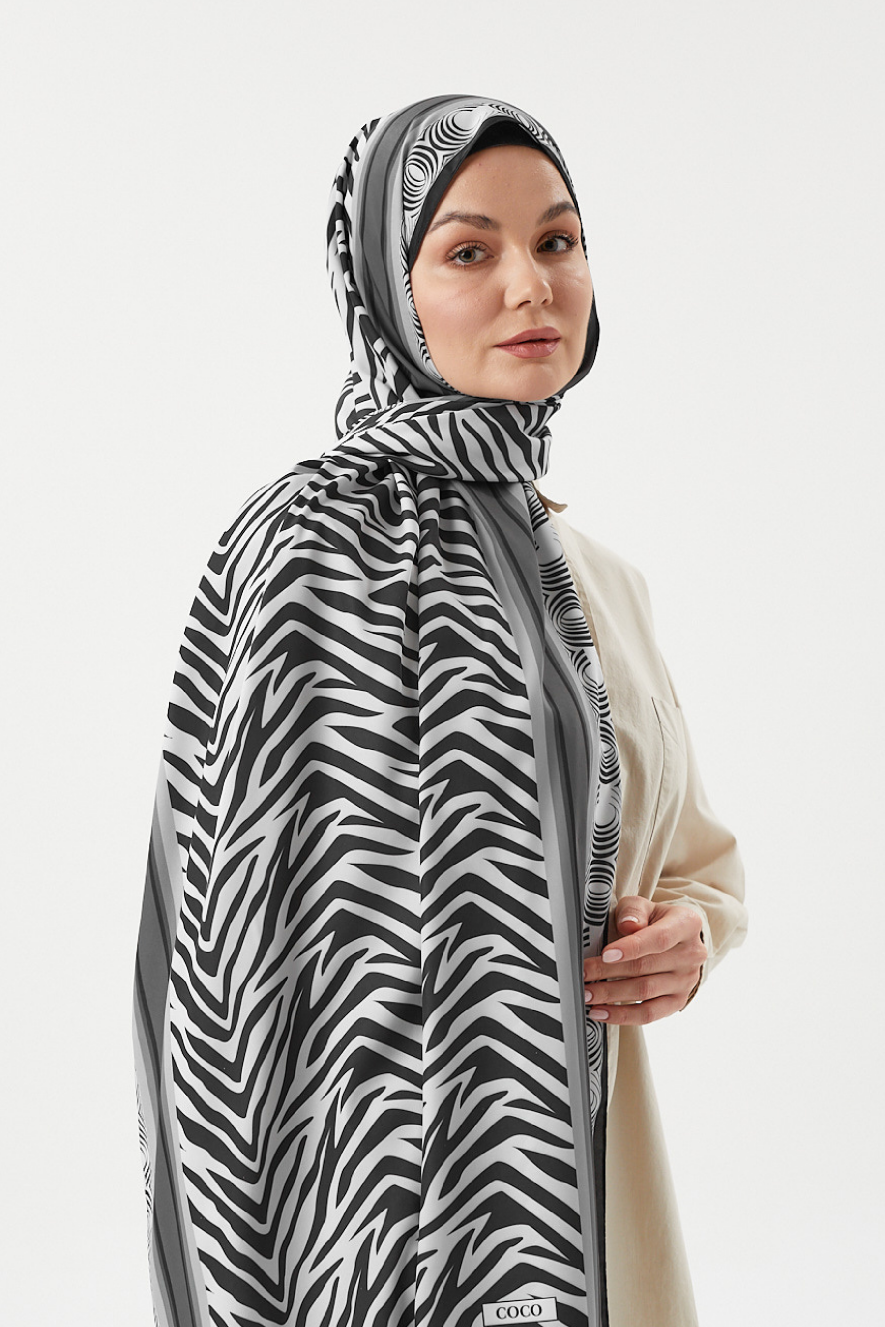 Siyah Zebra Desen İpek Şal