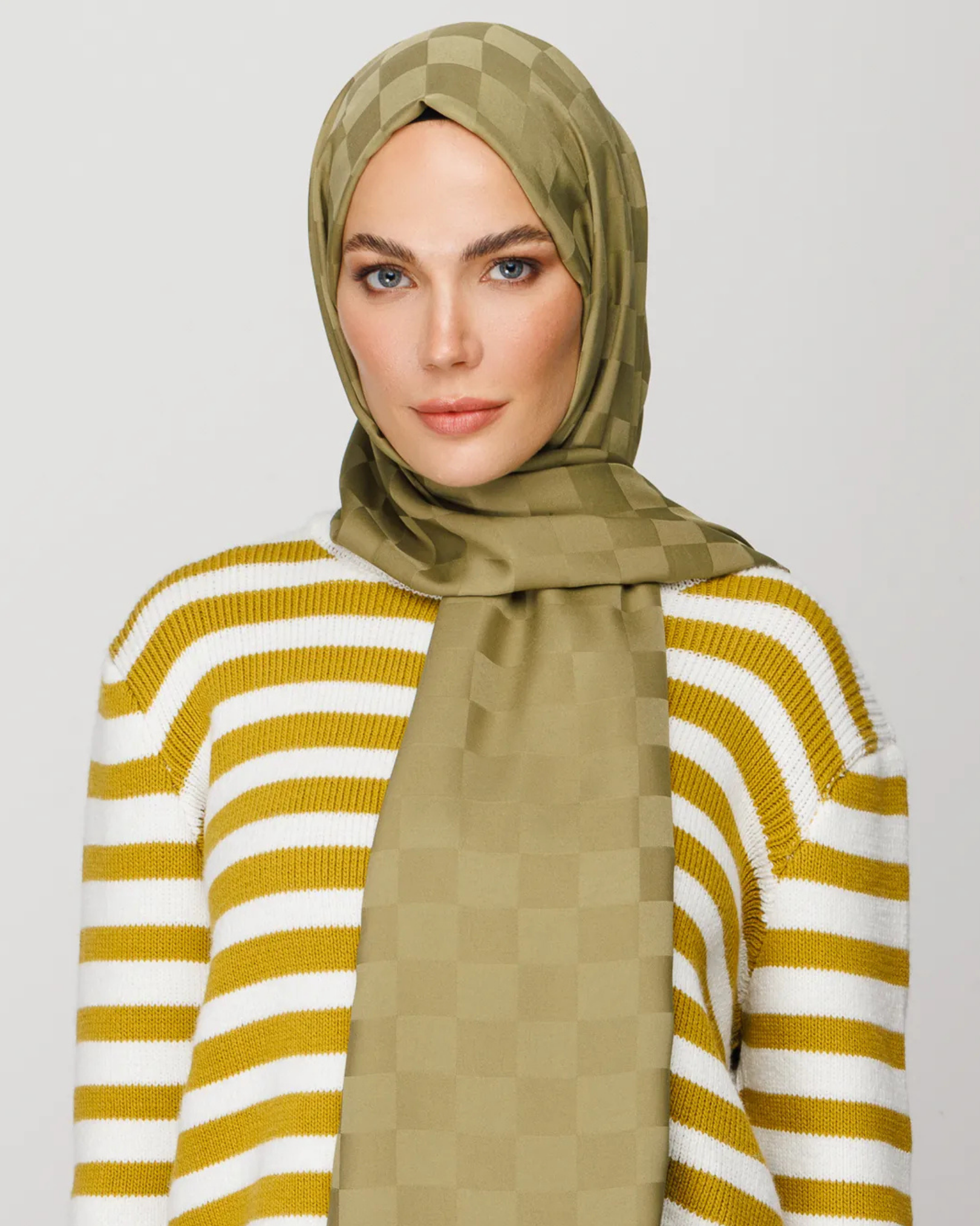 Soft Yeşil Dama Desen İpeksi Jakar Şal