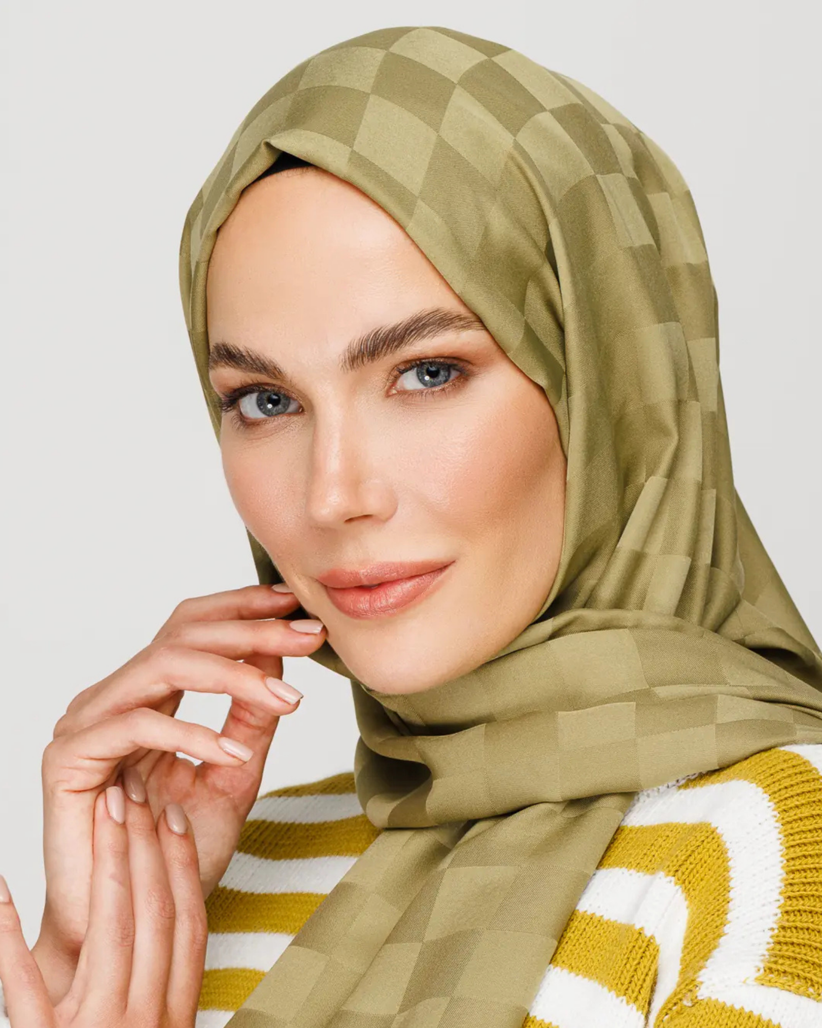 Soft Yeşil Dama Desen İpeksi Jakar Şal