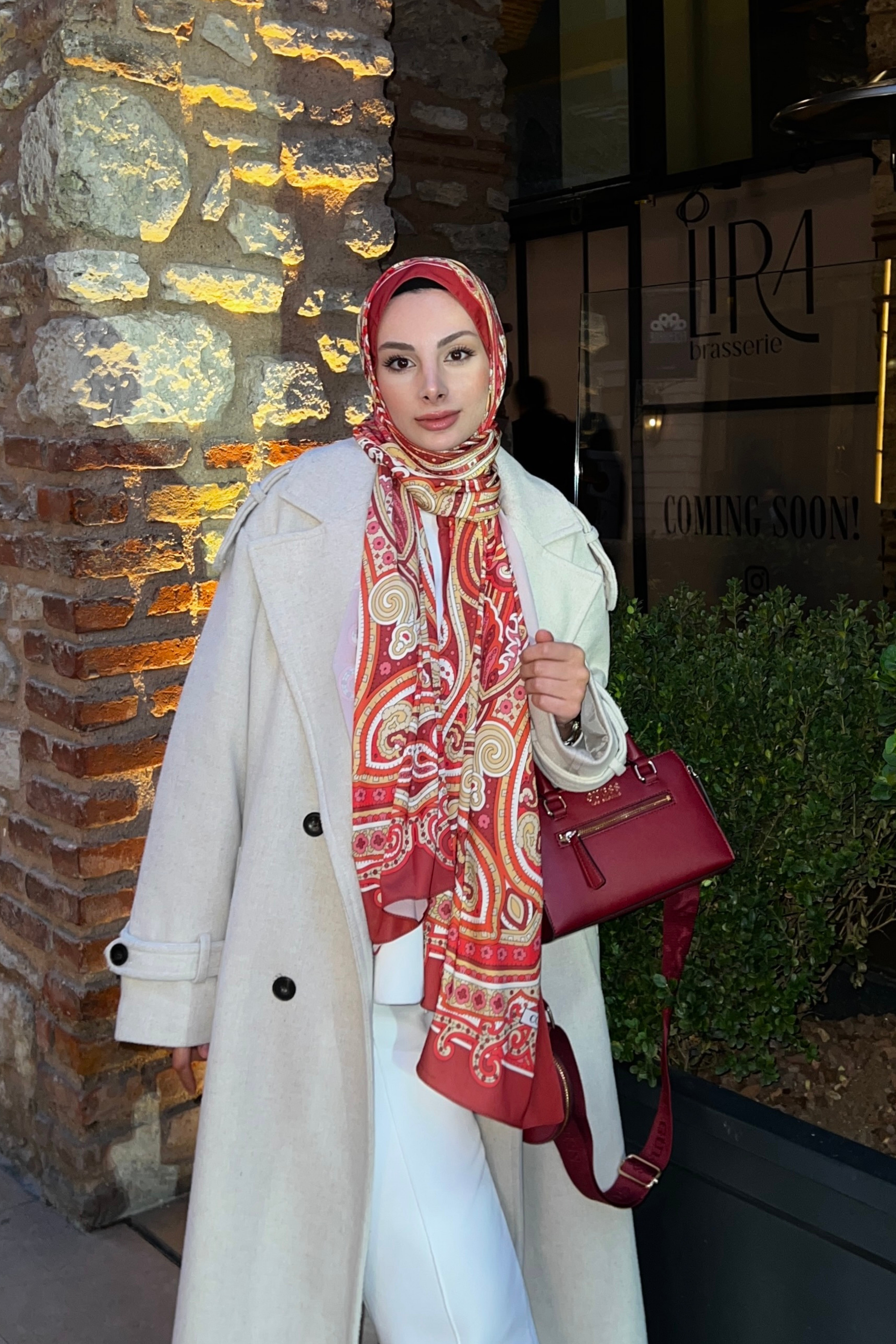 Şüheda'nın Bordo Zeren Desen İpek Şal Tercihi