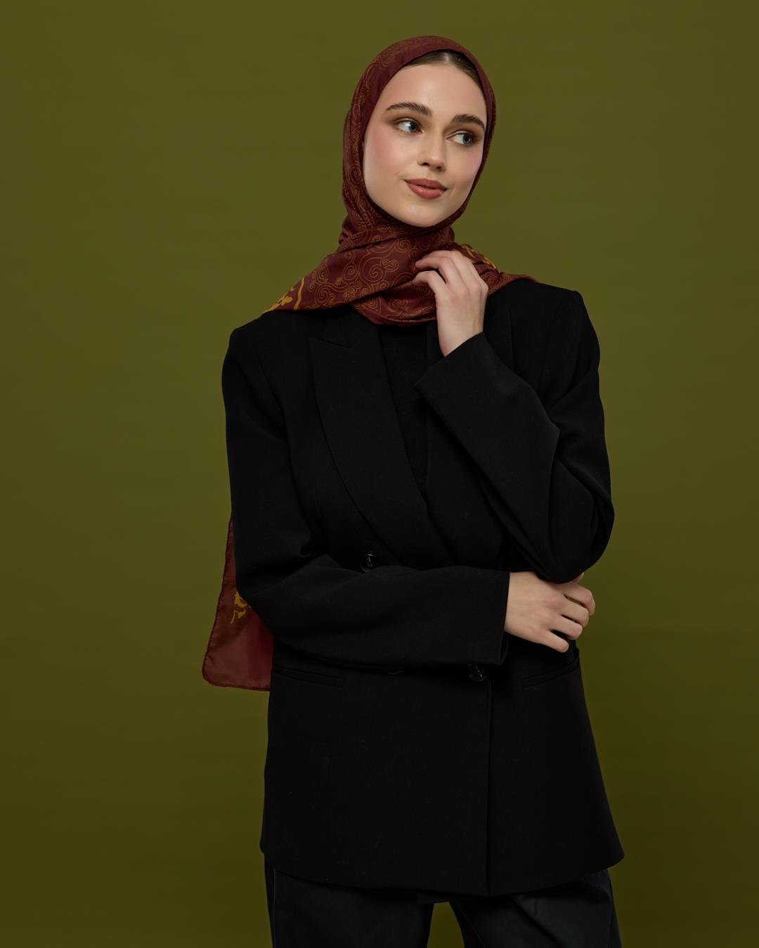 Tarçın Rüzgarı & Saf Altın Saraylı Desen Şal