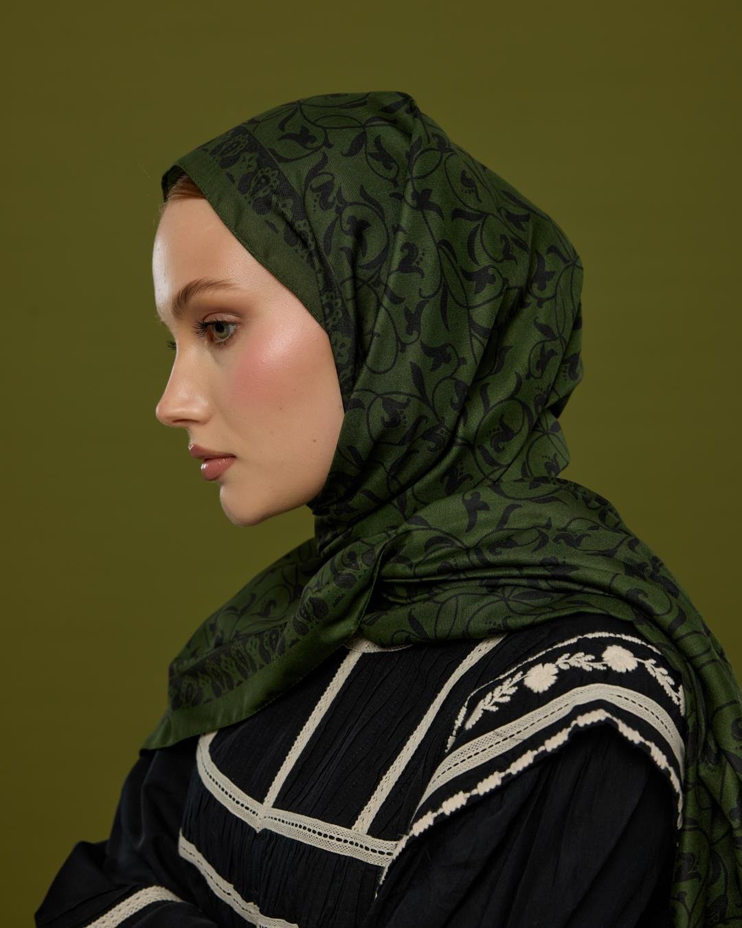 Zeytin & Siyah Lale Bahçesi Desen Şal