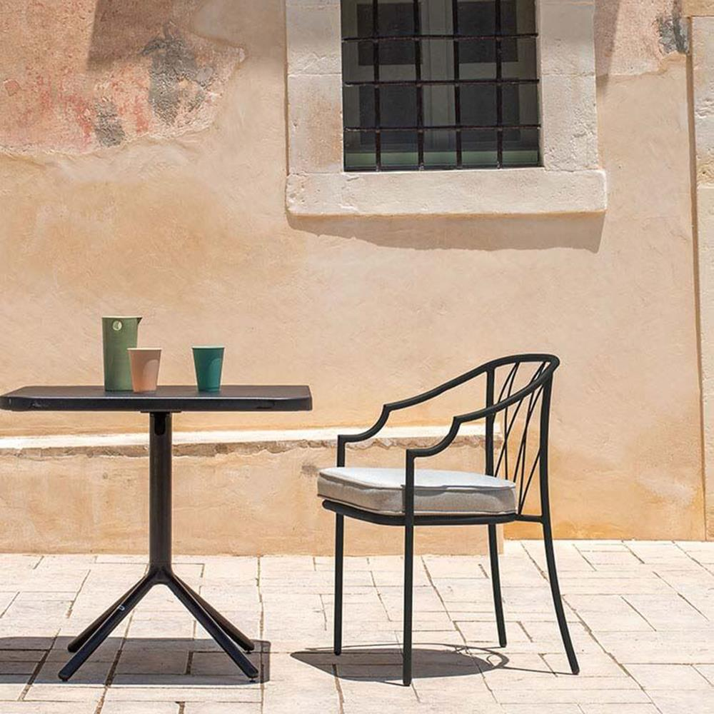 Emu Como Antic Iron Arm Chair