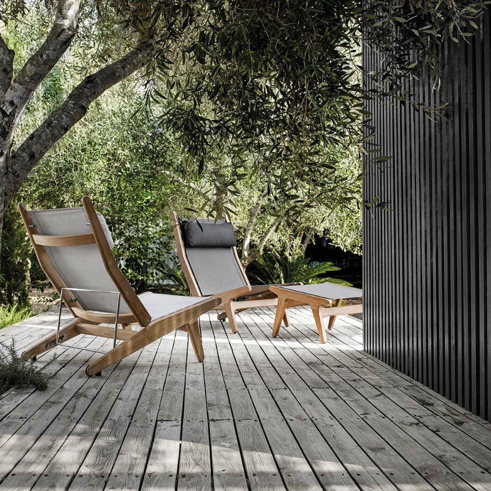 Gloster Bay Teak / Anthracite Reclining Lounger
