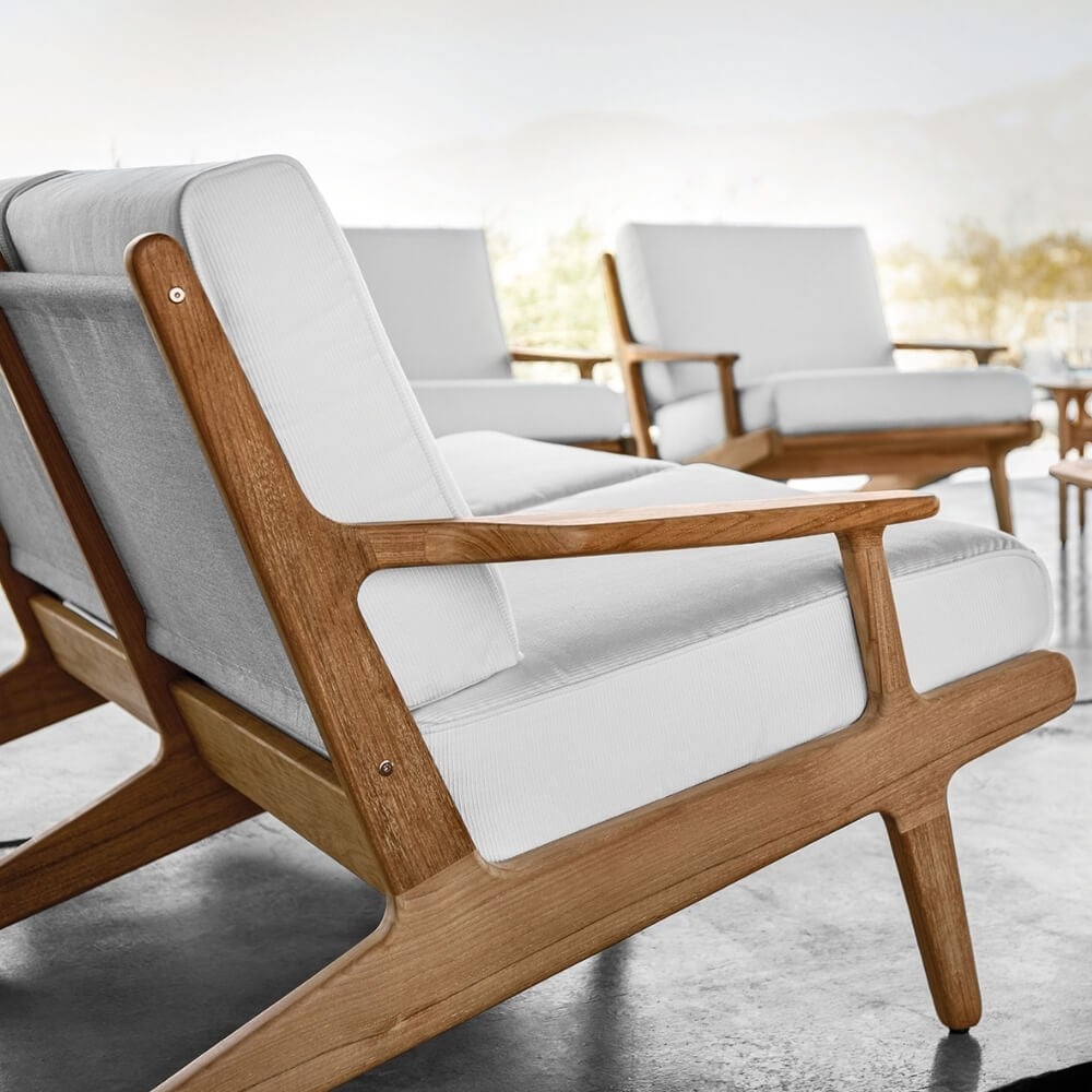 Gloster Bay Seagull / Natural Teak 2-Seater Sofa