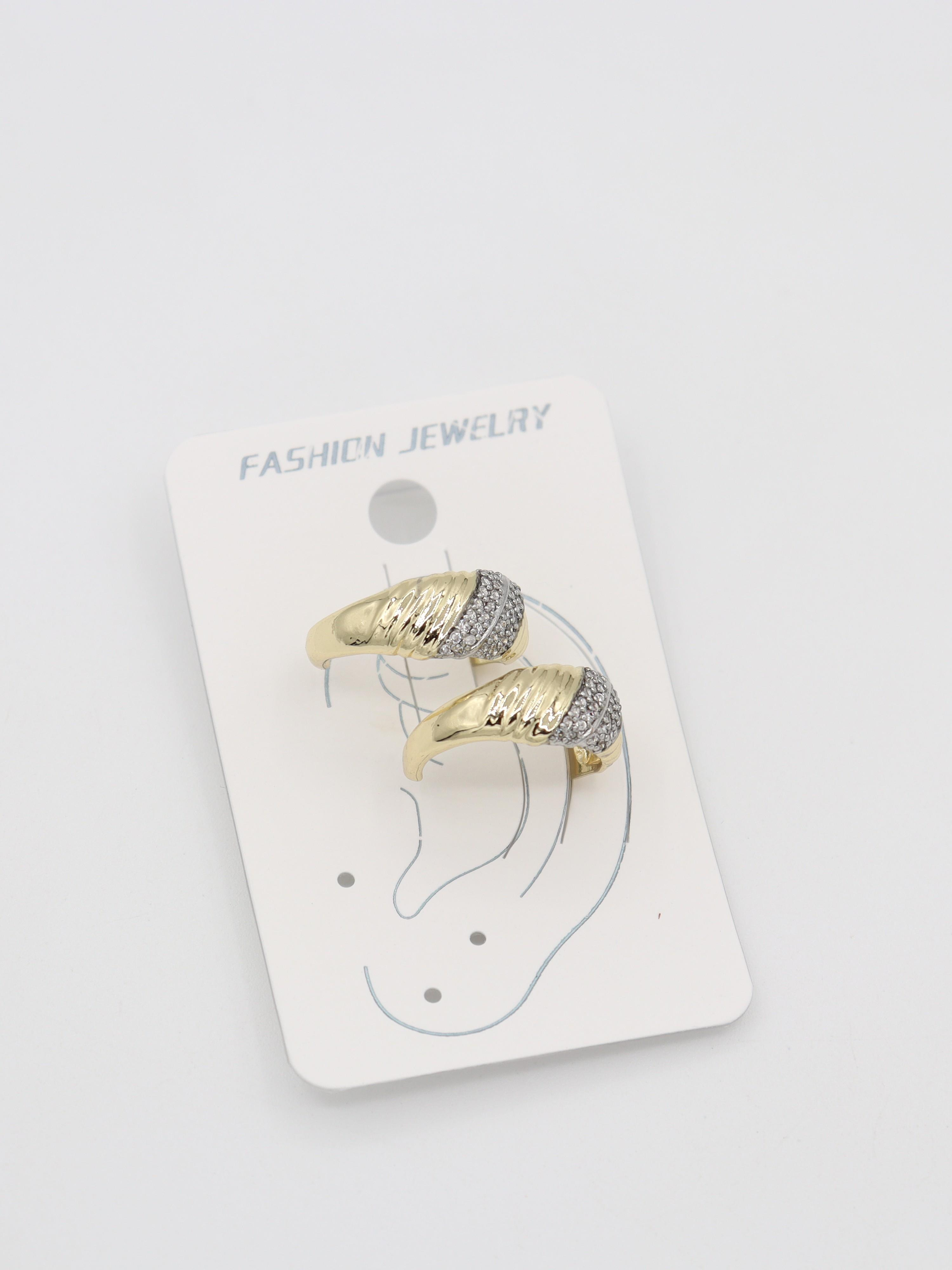 EARCUFF