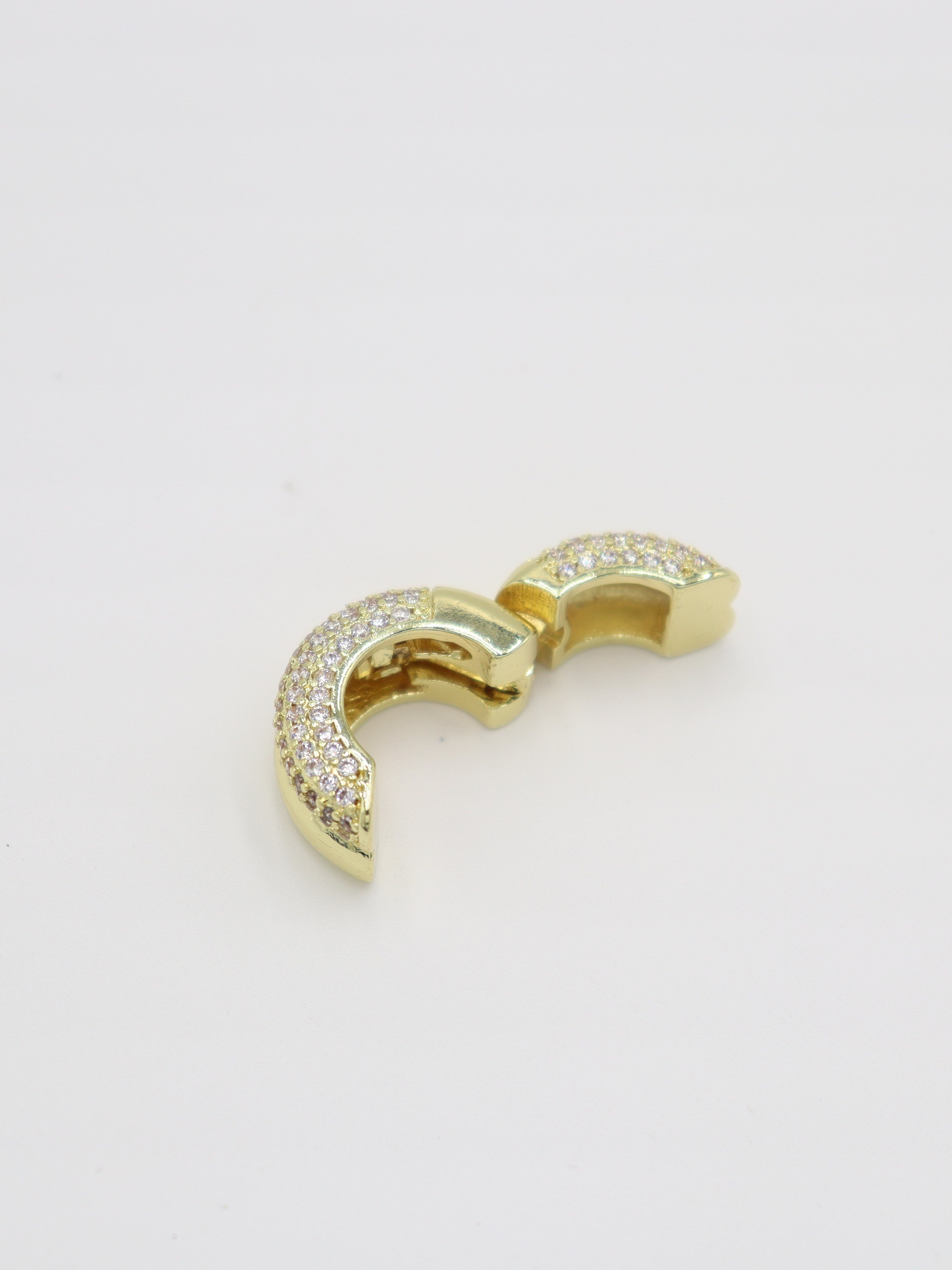 EARCUFF