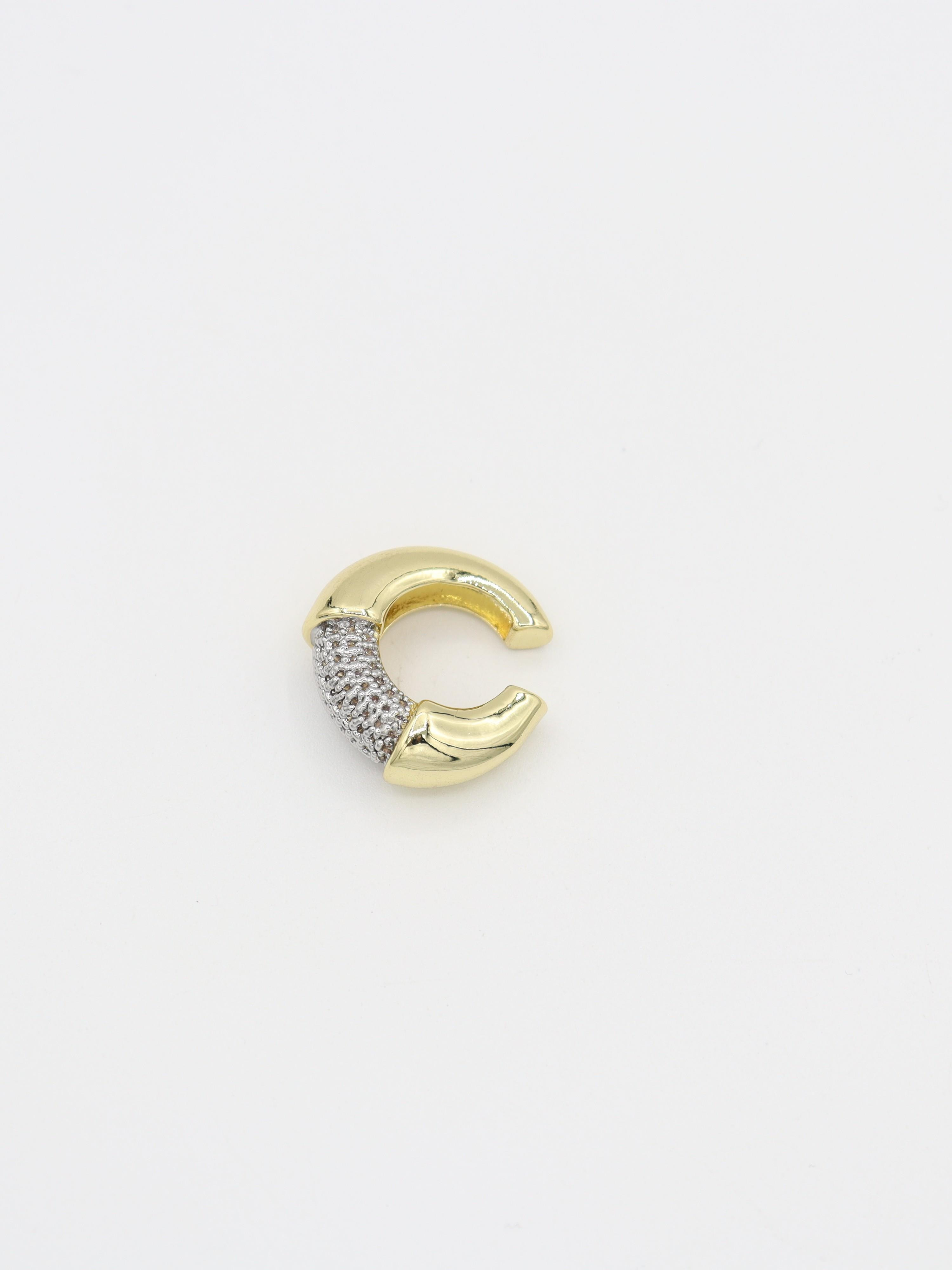 EARCUFF