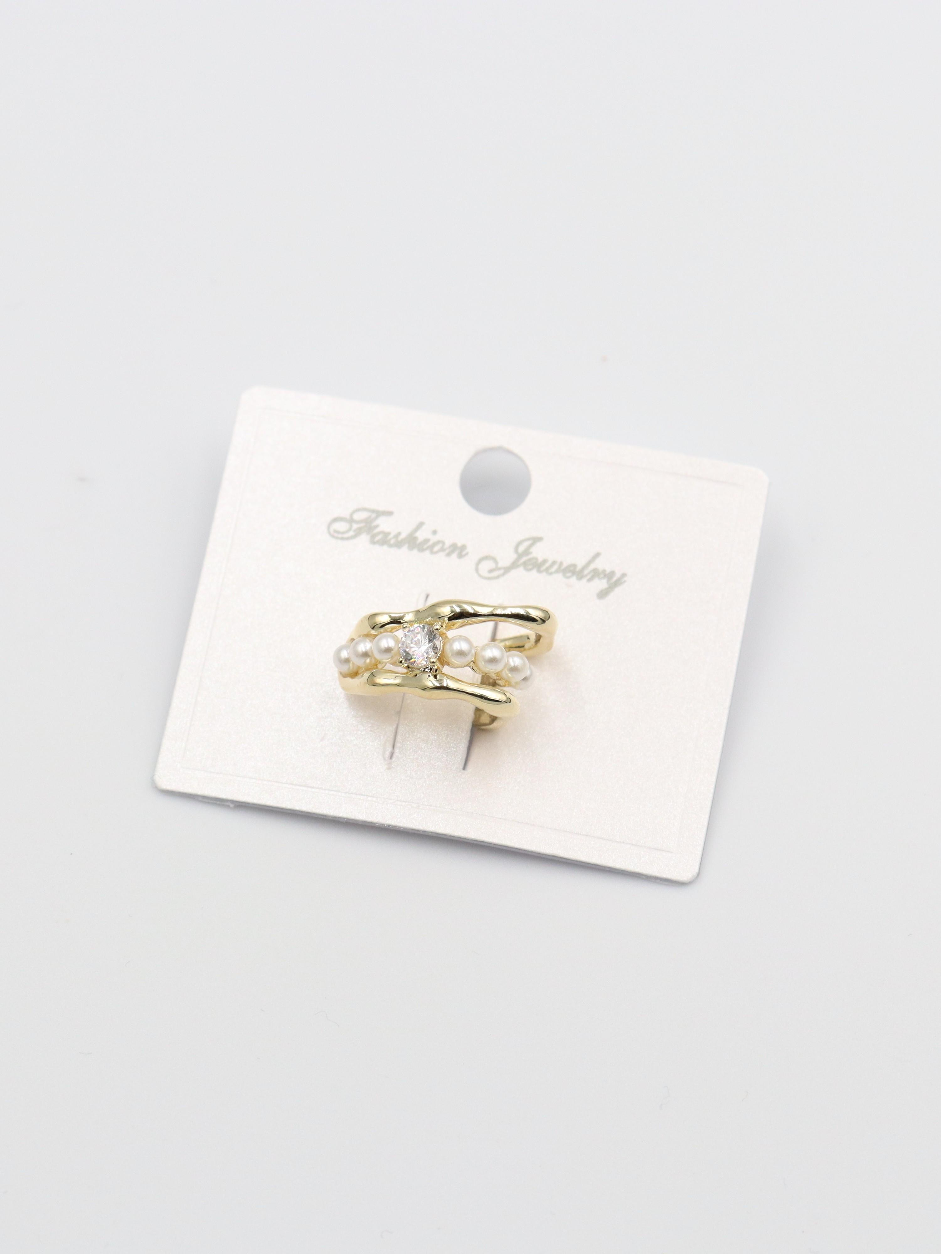 EARCUFF