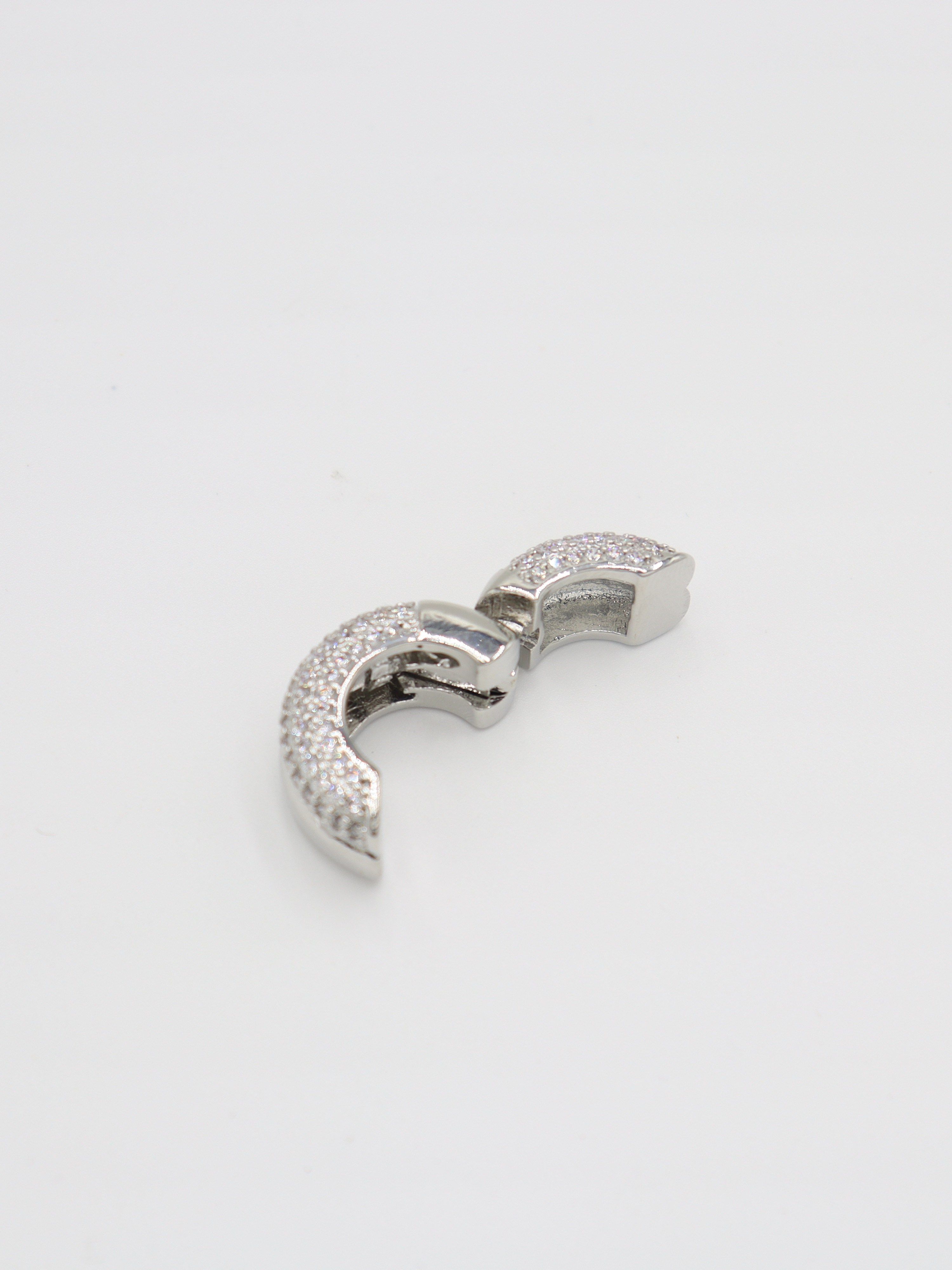 EARCUFF