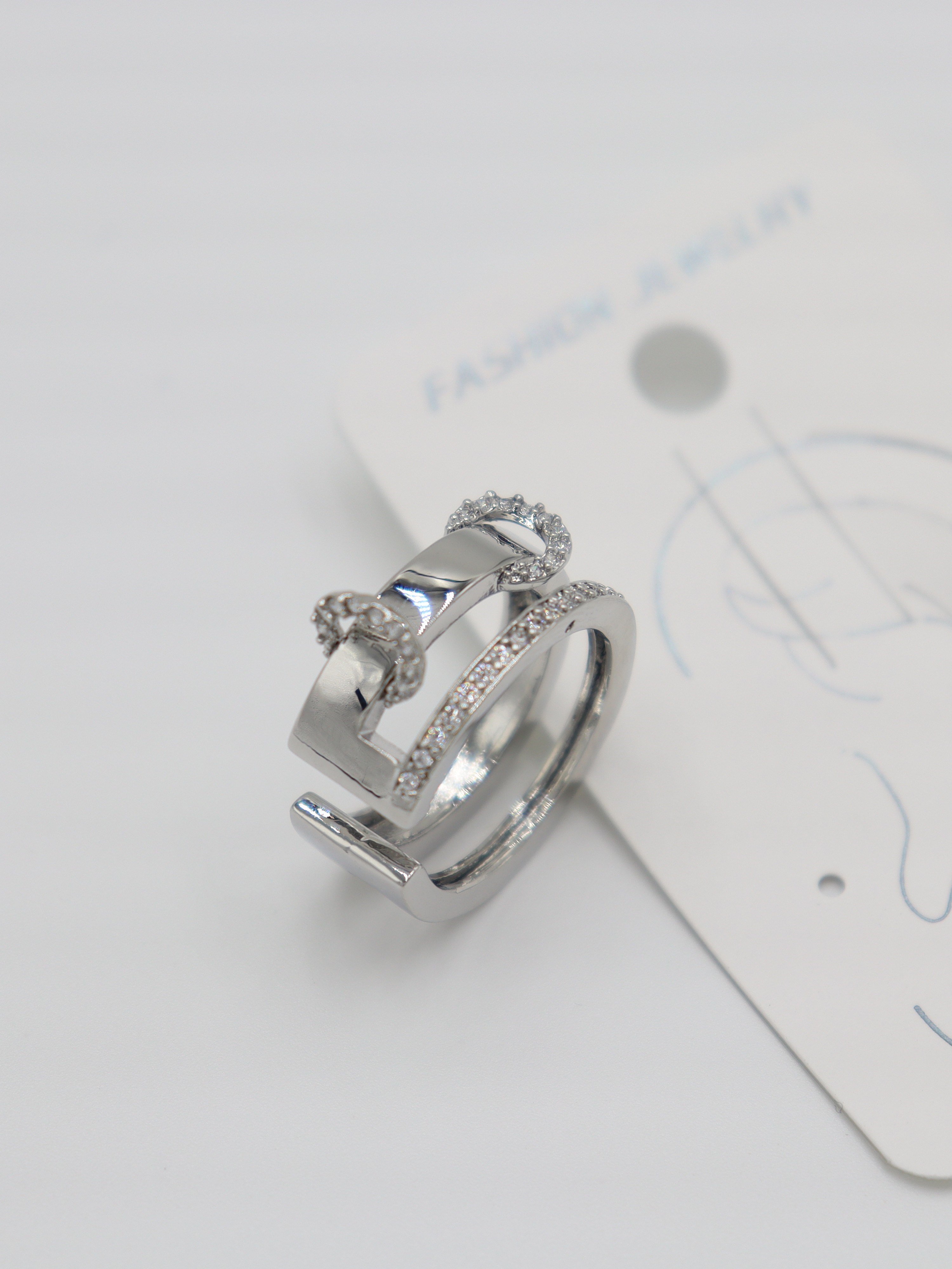 EARCUFF