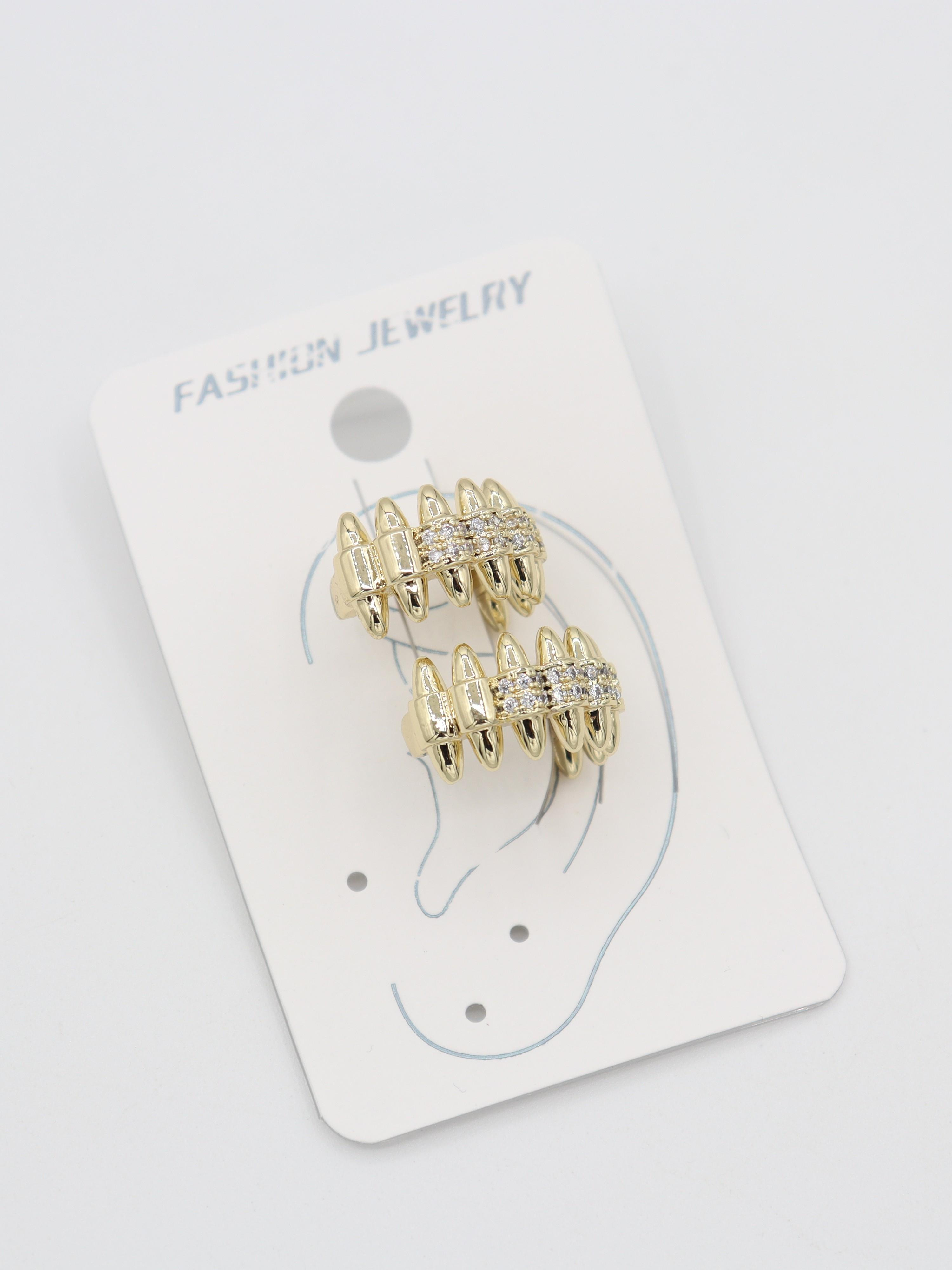 EARCUFF