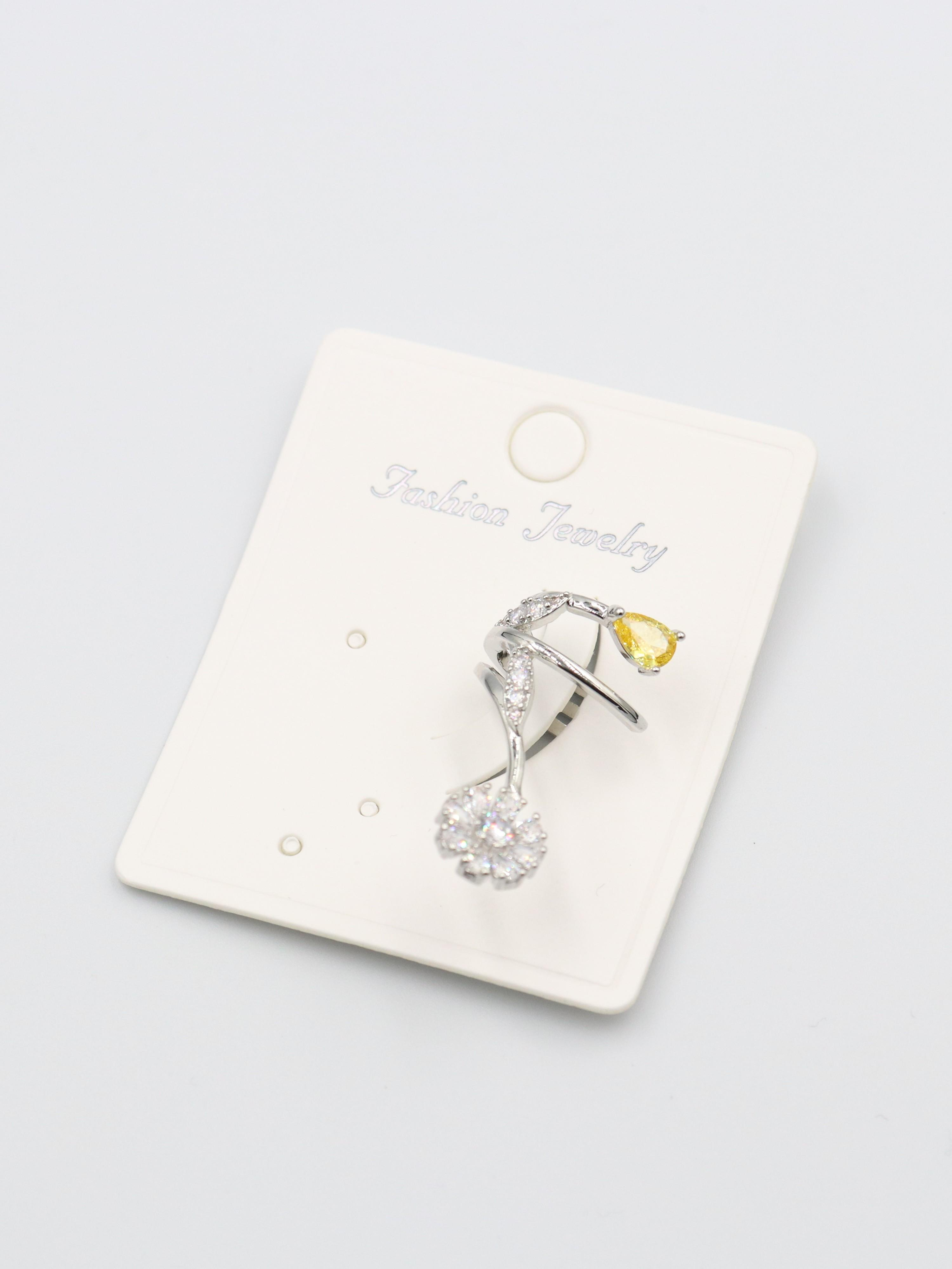 EARCUFF