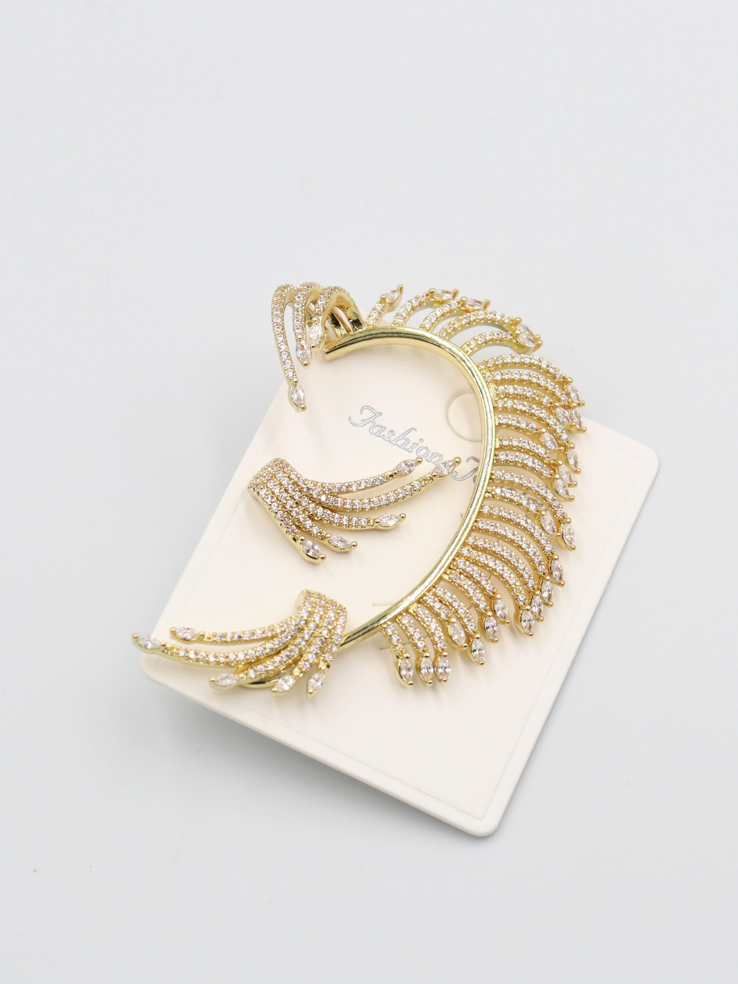 EARCUFF