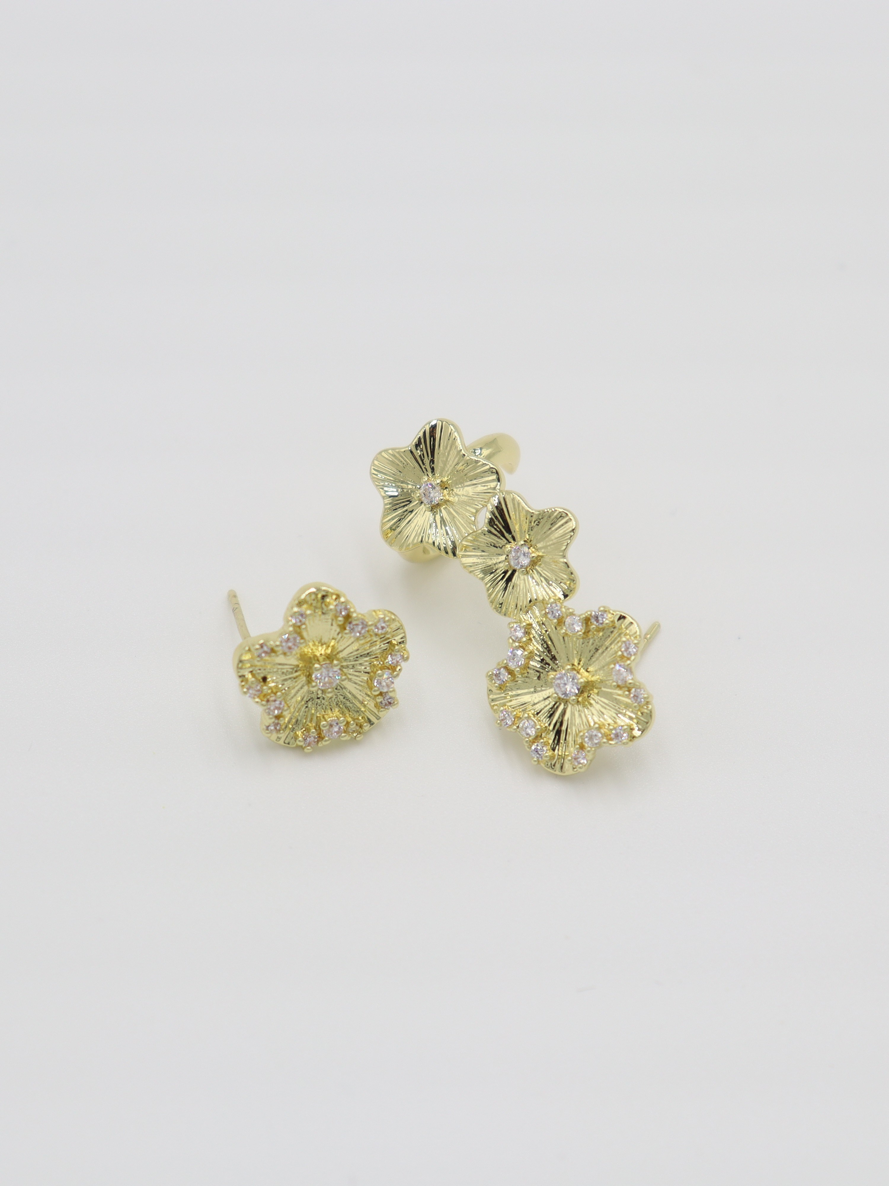 EARCUFF
