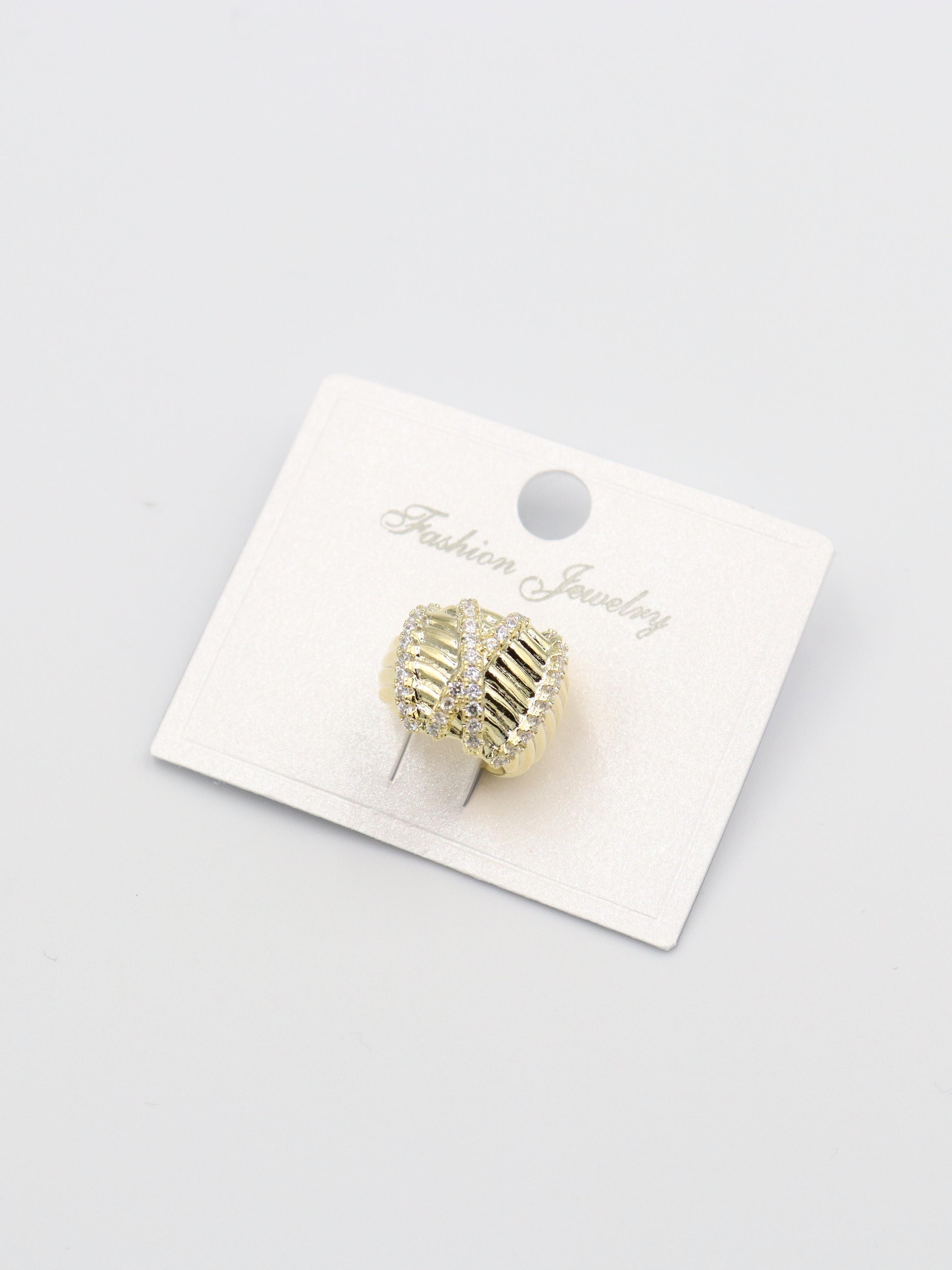 EARCUFF