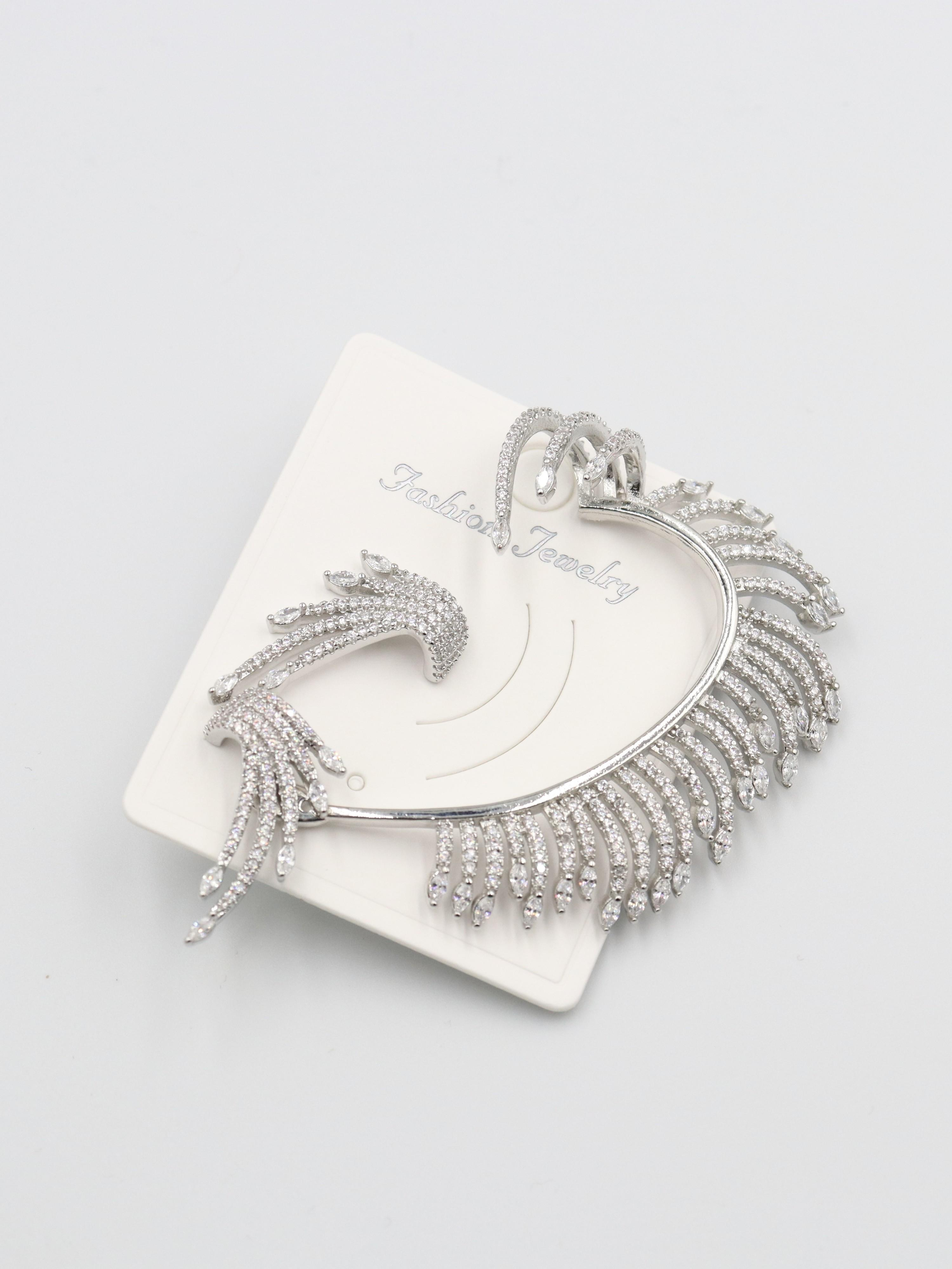 EARCUFF