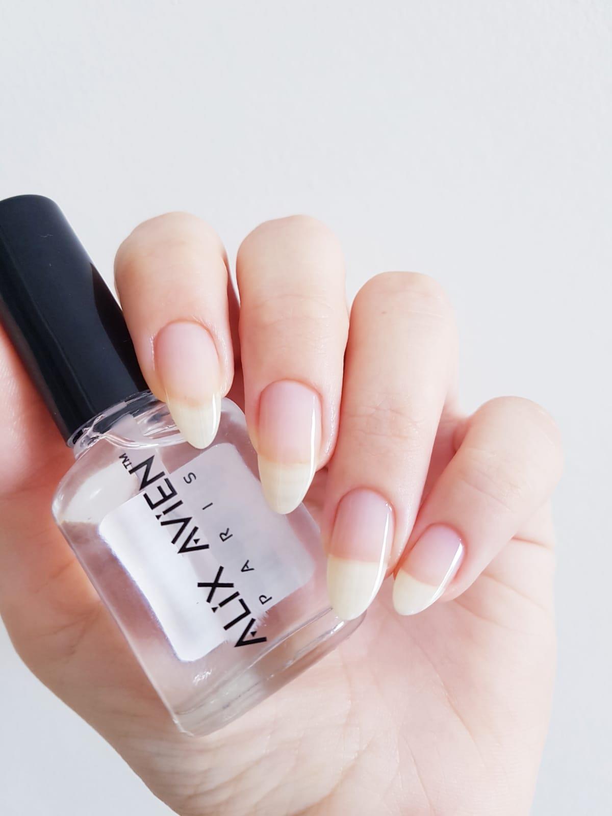 alix-avien-nail-lacquer-01-3-bd17.jpg