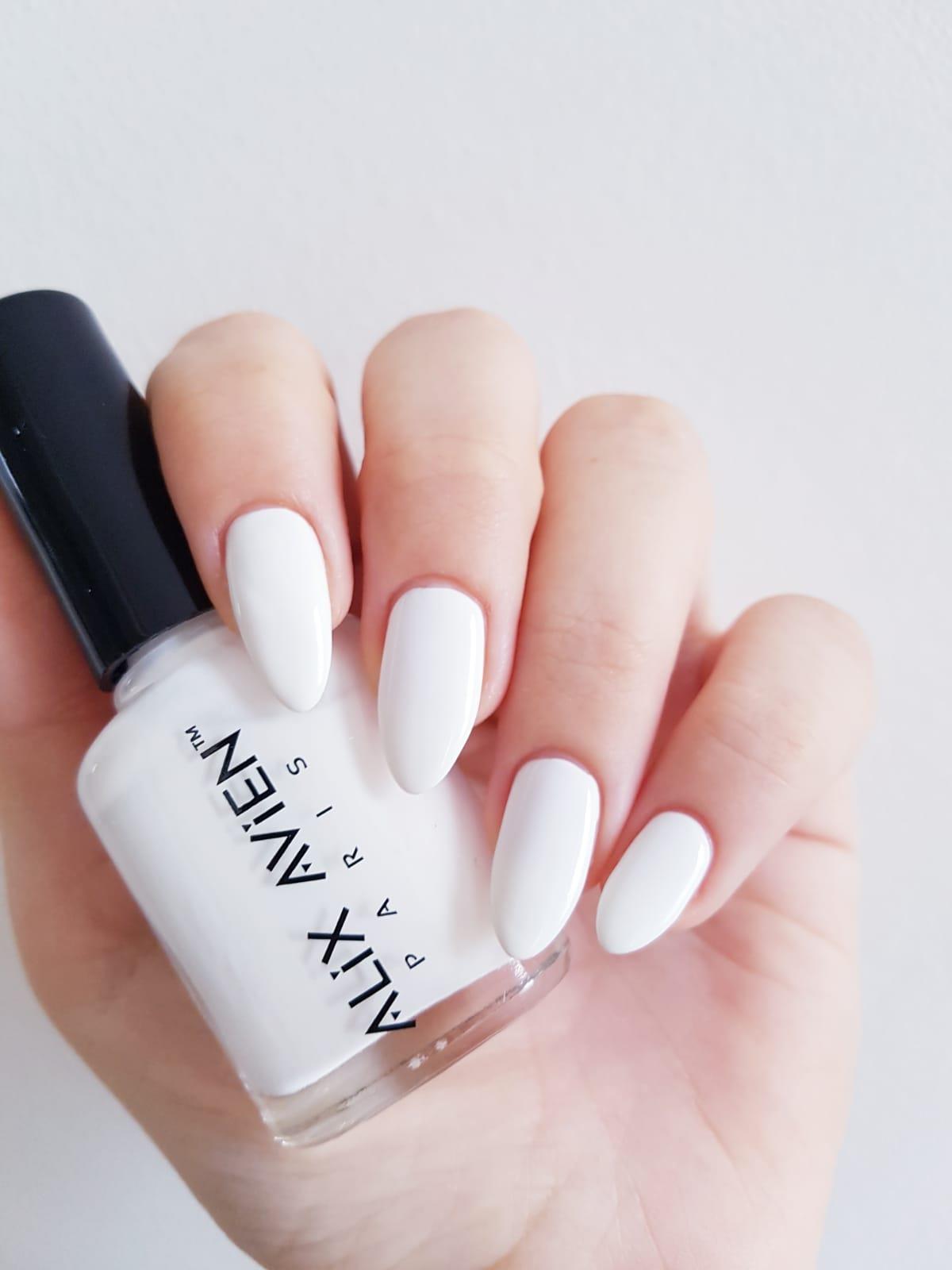 alix-avien-nail-lacquer-02-d-f34f.jpg