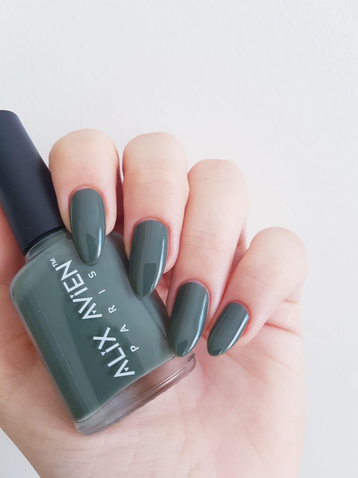 alix-avien-nail-lacquer-110-394-d5.jpg