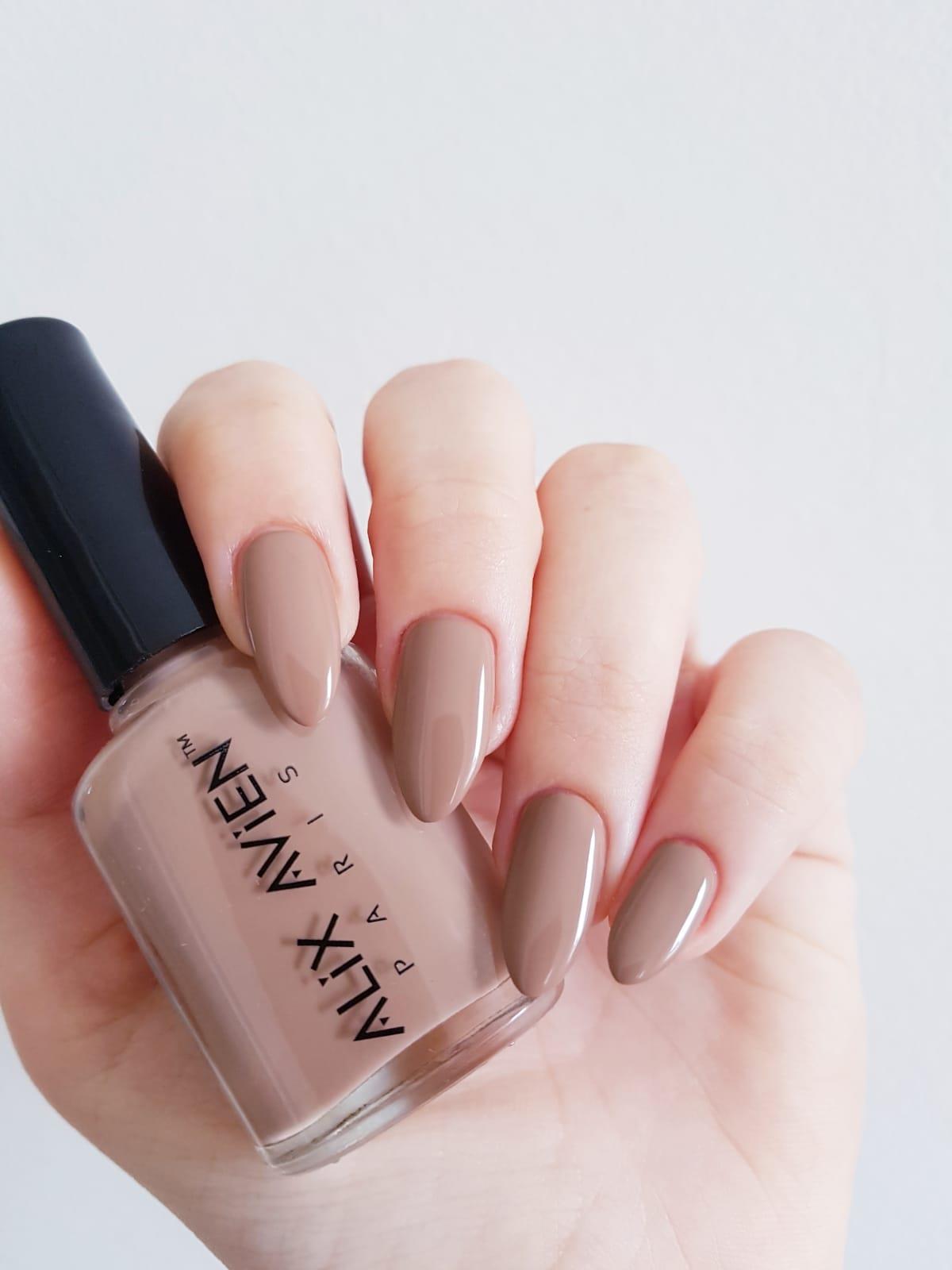 alix-avien-nail-lacquer-51-37ebfd.jpg