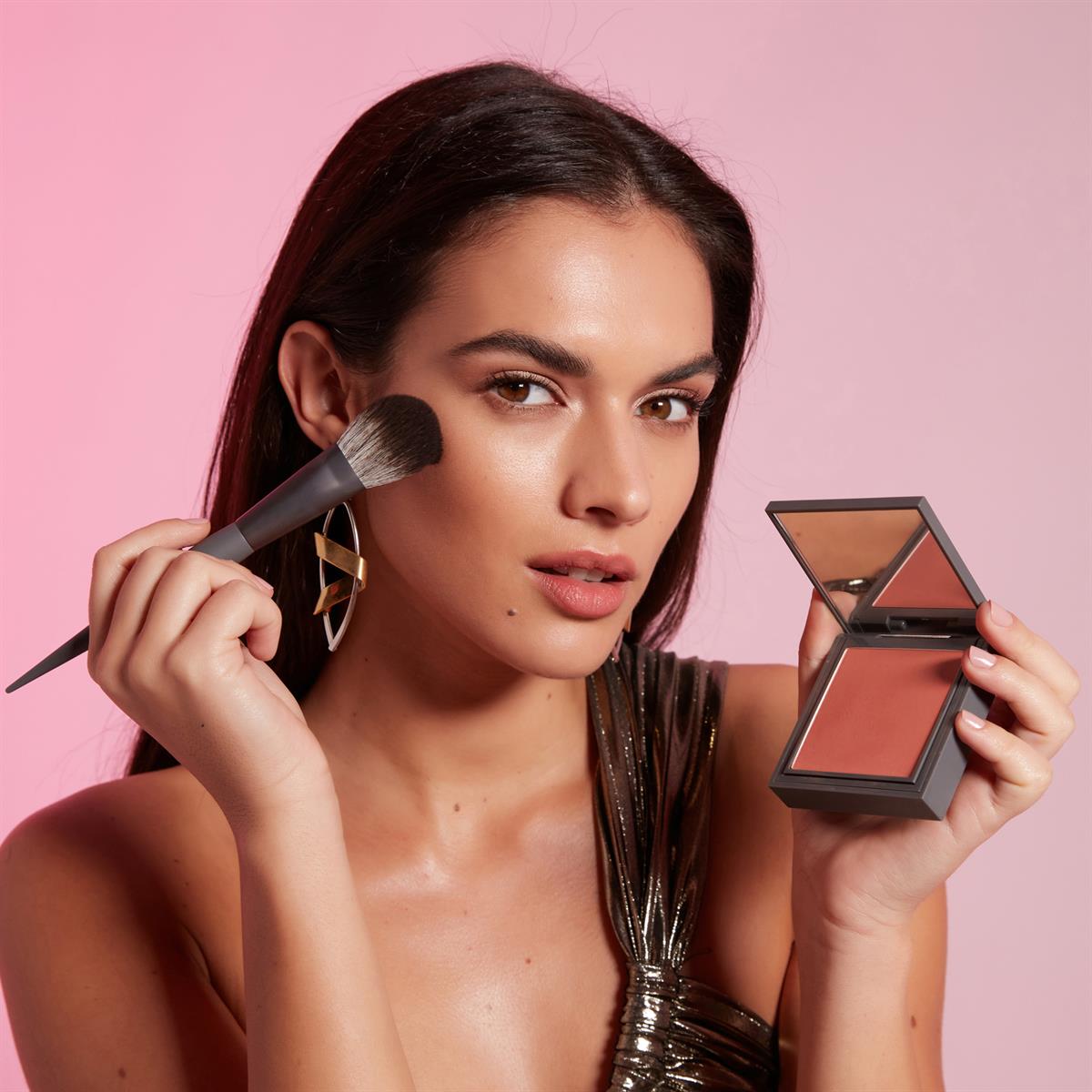 alix-avien-powder-blush-pb106-glowing--c12095.jpg
