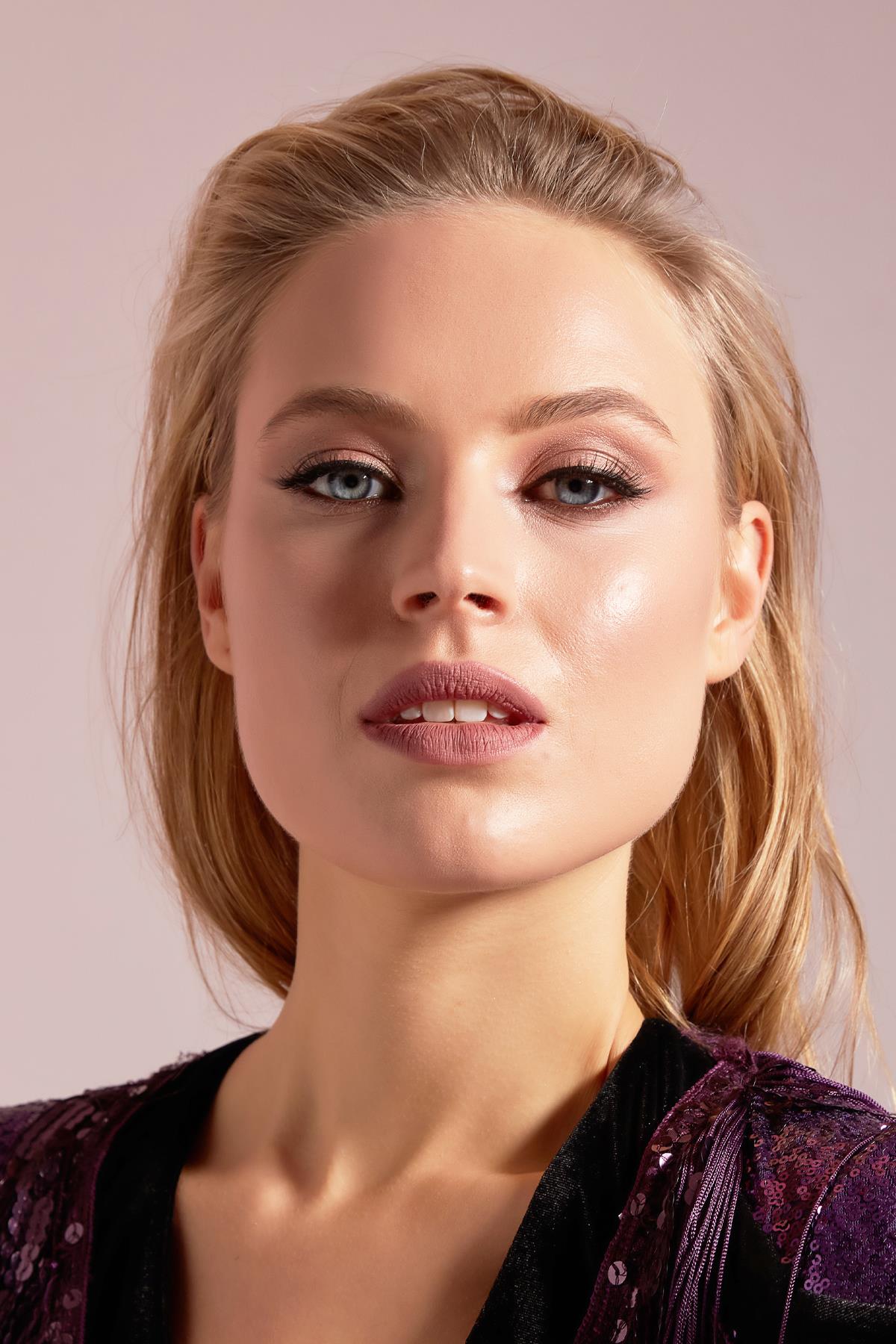 Ayarlanabilir Hacim Topaklanma Karşıtı Besleyici Etkili Siyah Maskara - Volume Designer Mascara