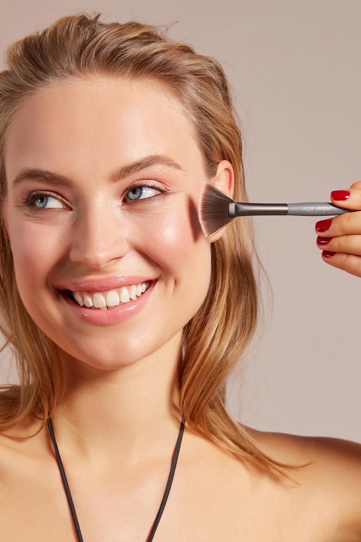 Aydınlatıcı Fırçası - Fan Brush