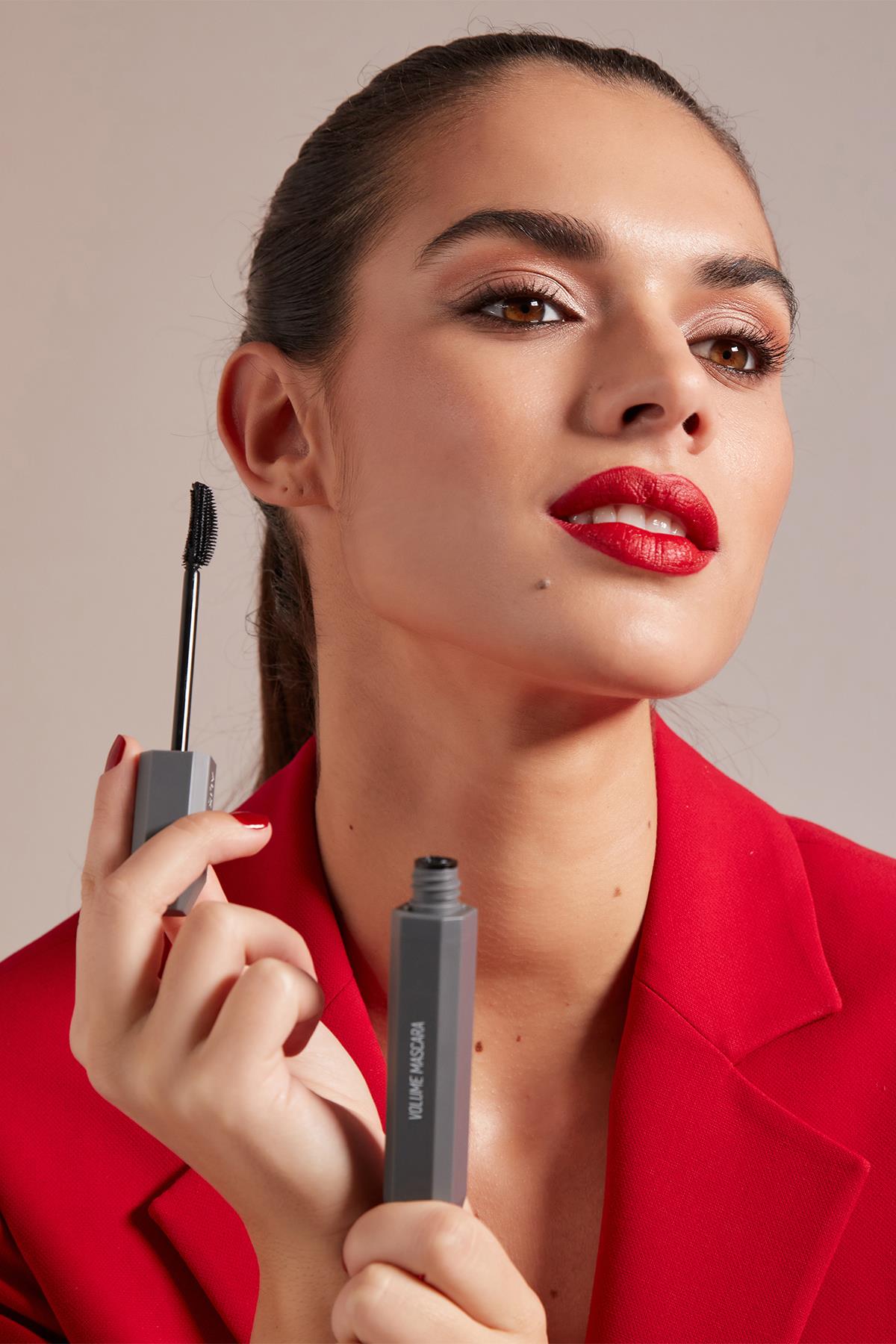 Ekstra Kalıcı, Nemlendirici, Besleyici, Lifting Etkili Hacim Veren Siyah Maskara - Volume Mascara