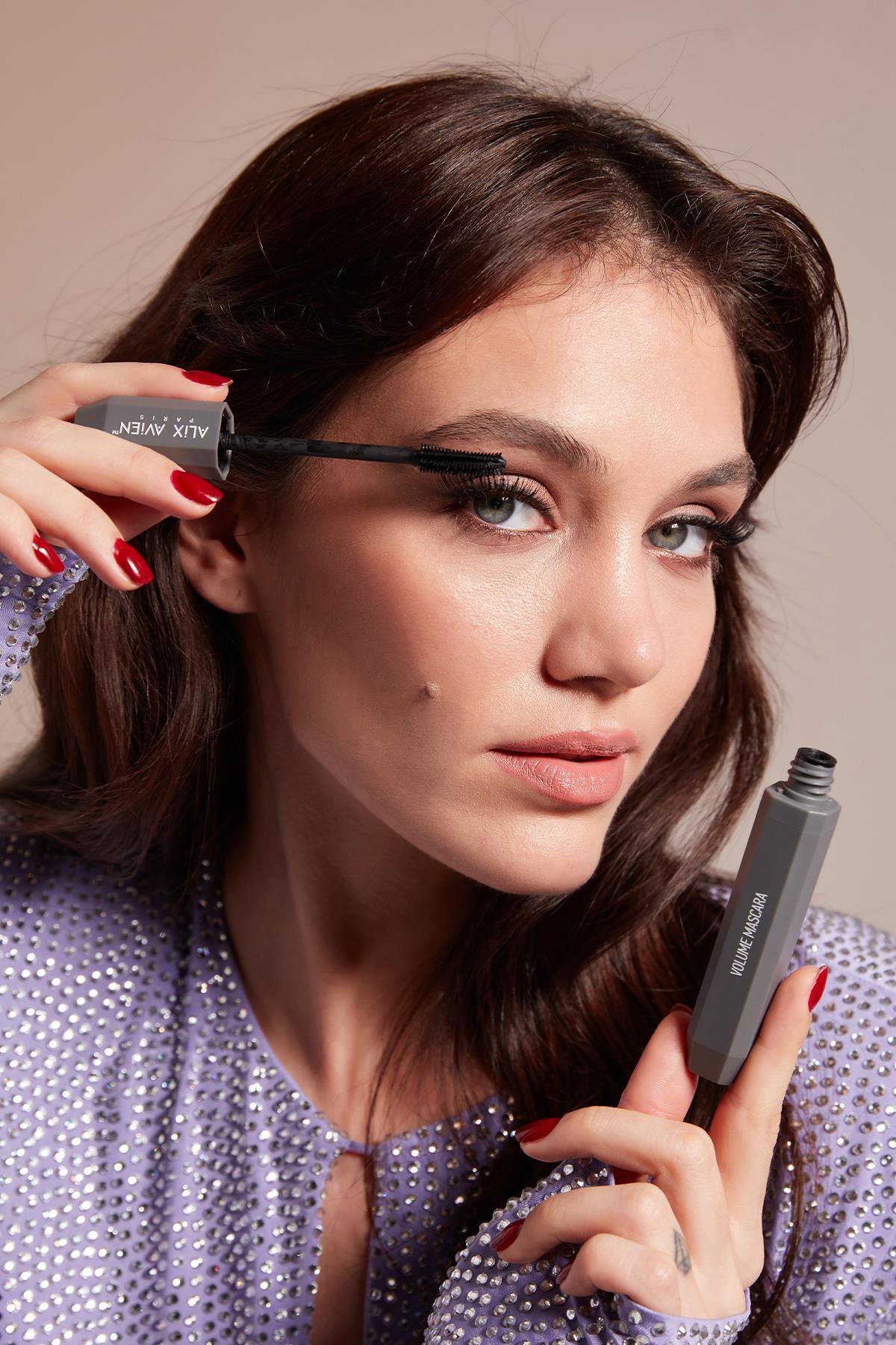 Ekstra Kalıcı, Nemlendirici, Besleyici, Lifting Etkili Hacim Veren Siyah Maskara - Volume Mascara