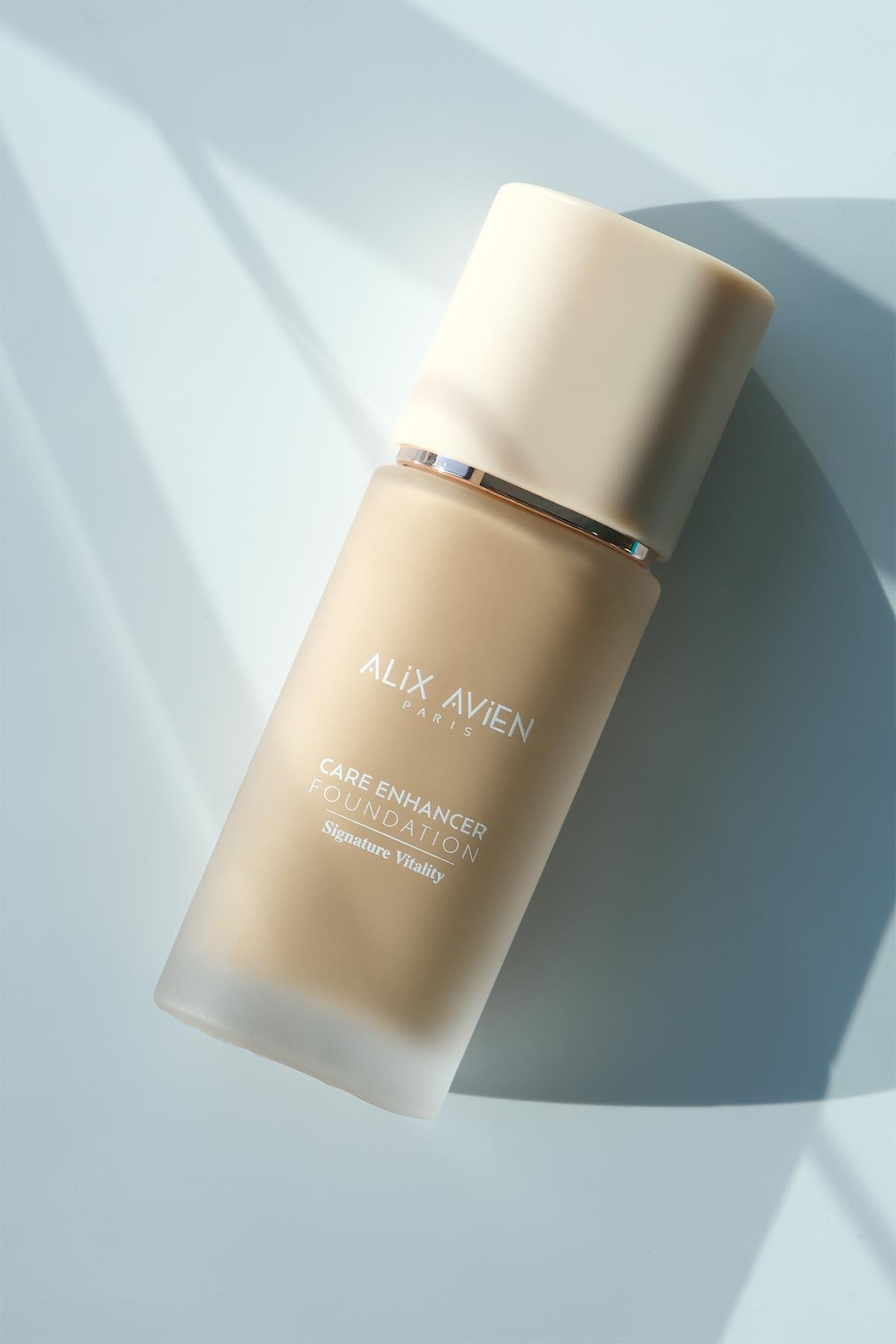 Kırışıklık Karşıtı Nemlendirici SPF30 Parlak Bitişli Fondöten - Care Enhancer 806 Pale Apricot