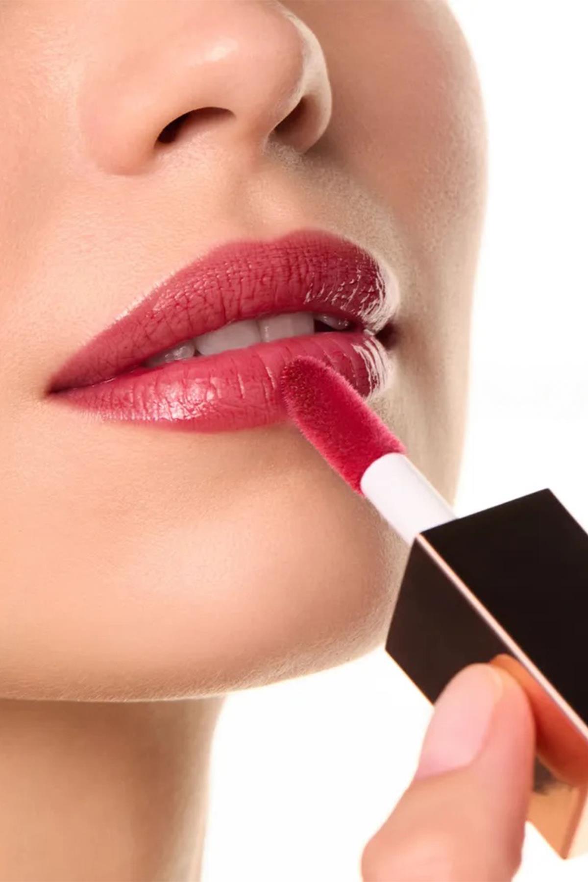 Maxivolumizer Lipgloss 220 - Luscious Cherry - Kalıcı ve Nemlendirici Ruj - Dolgunlaştırıcı Etki