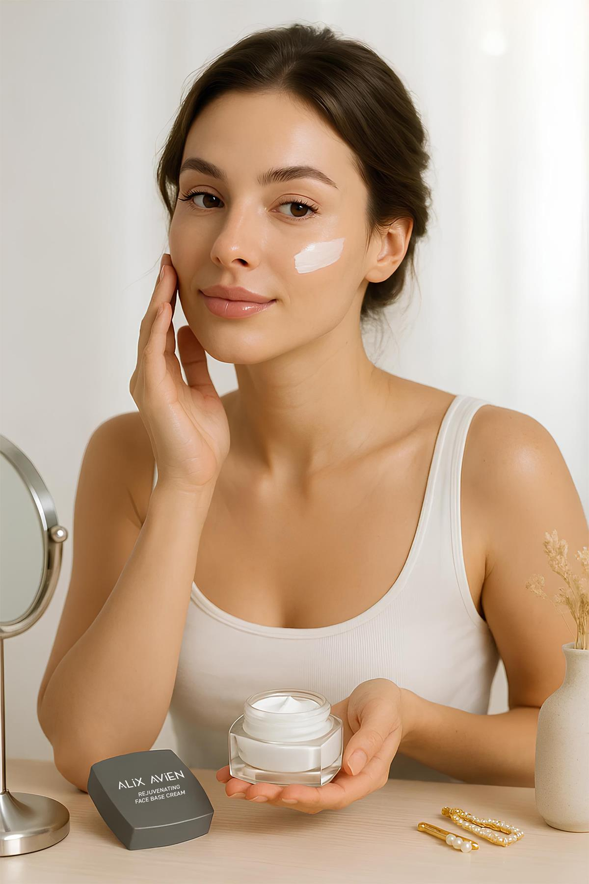 Rejuvenating Face Base Cream - Çok Amaçlı Gençleştirici Makyaj Bazı Kremi SPF 30