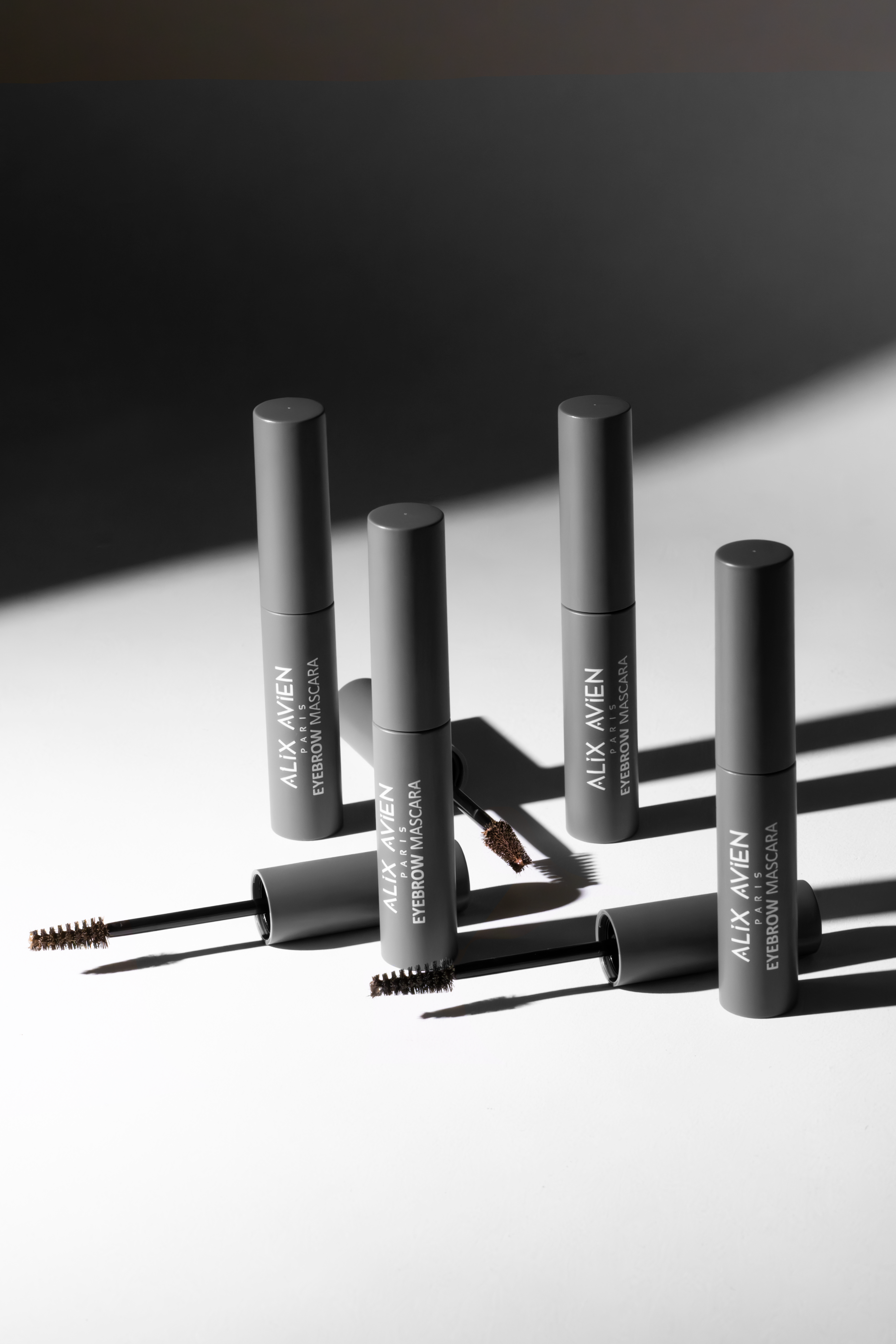 Suya Dayanıklı Kalıcı Etki Yoğun Pigmentli Kahverengi Kaş Sabitleyici Maskara - Eyebrow Mascara 803