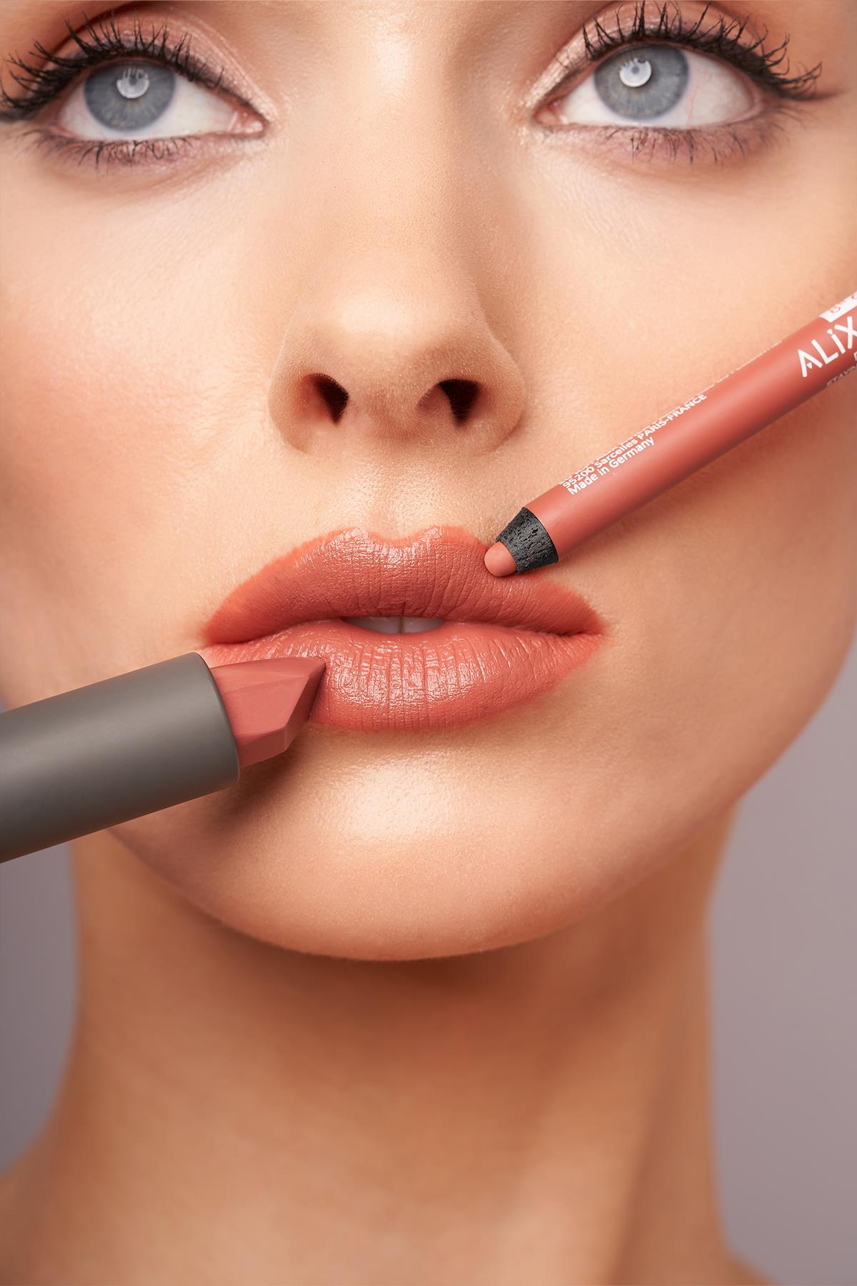 Suya Dayanıklı Uzun Süre Kalıcı Yumuşak Dudak Kalemi - Staying Power Lip Pencil 53 Peachy Nude