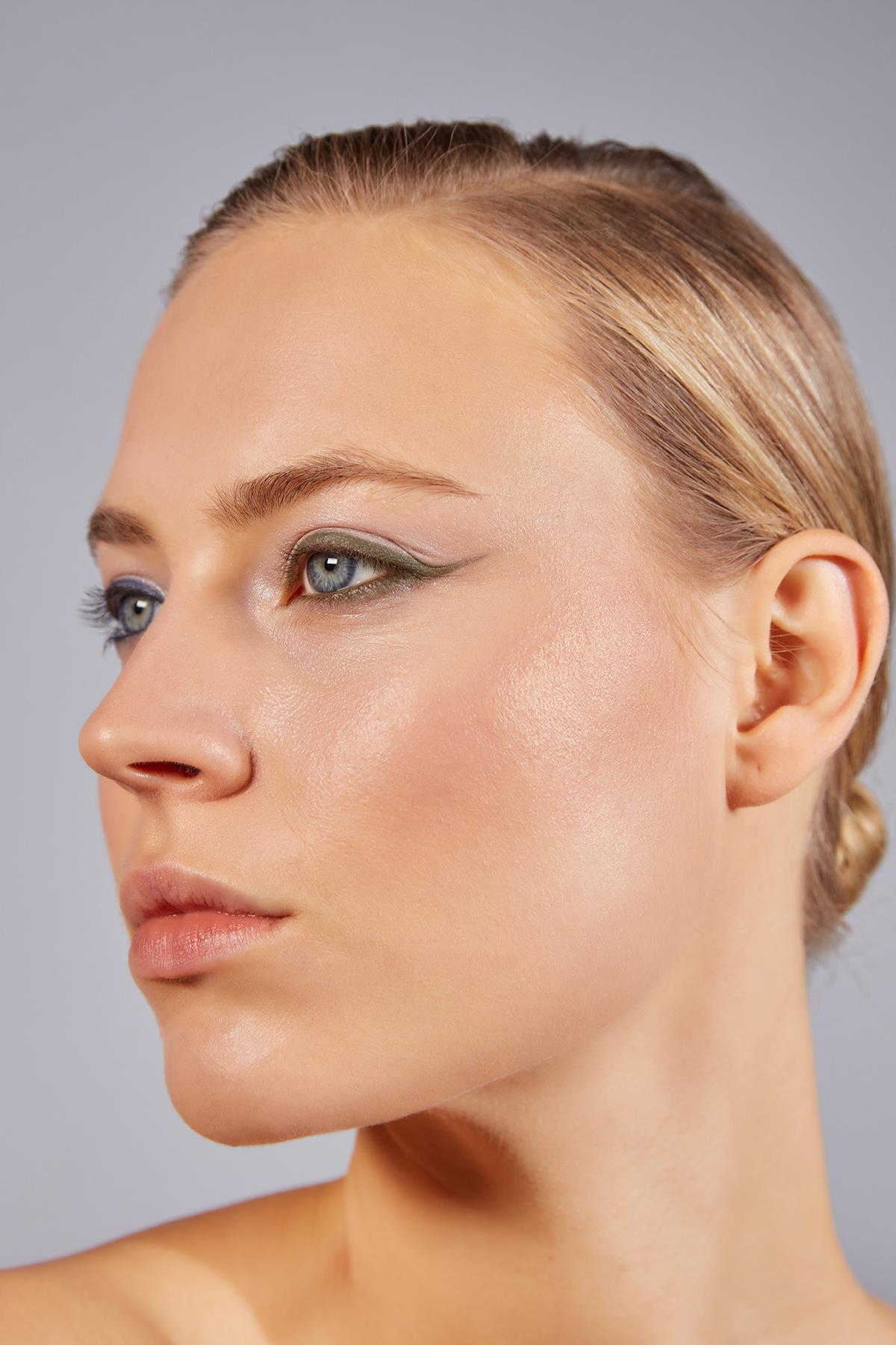 Suya Dayanıklı Yoğun Pigmentli Kremsi Kolay Sürüm Yeşil Göz Kalemi - Eyeliner Pencil Green