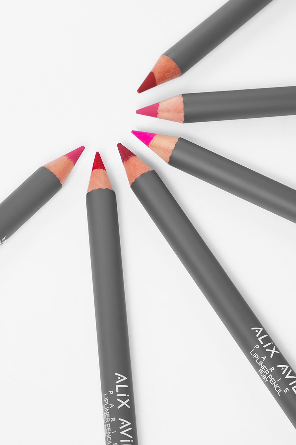 Uzun Süre Kalıcı Dağılma Yapmayan Nemlendirici Dudak Kalemi - Lipliner Pencil 06 Soft Brown