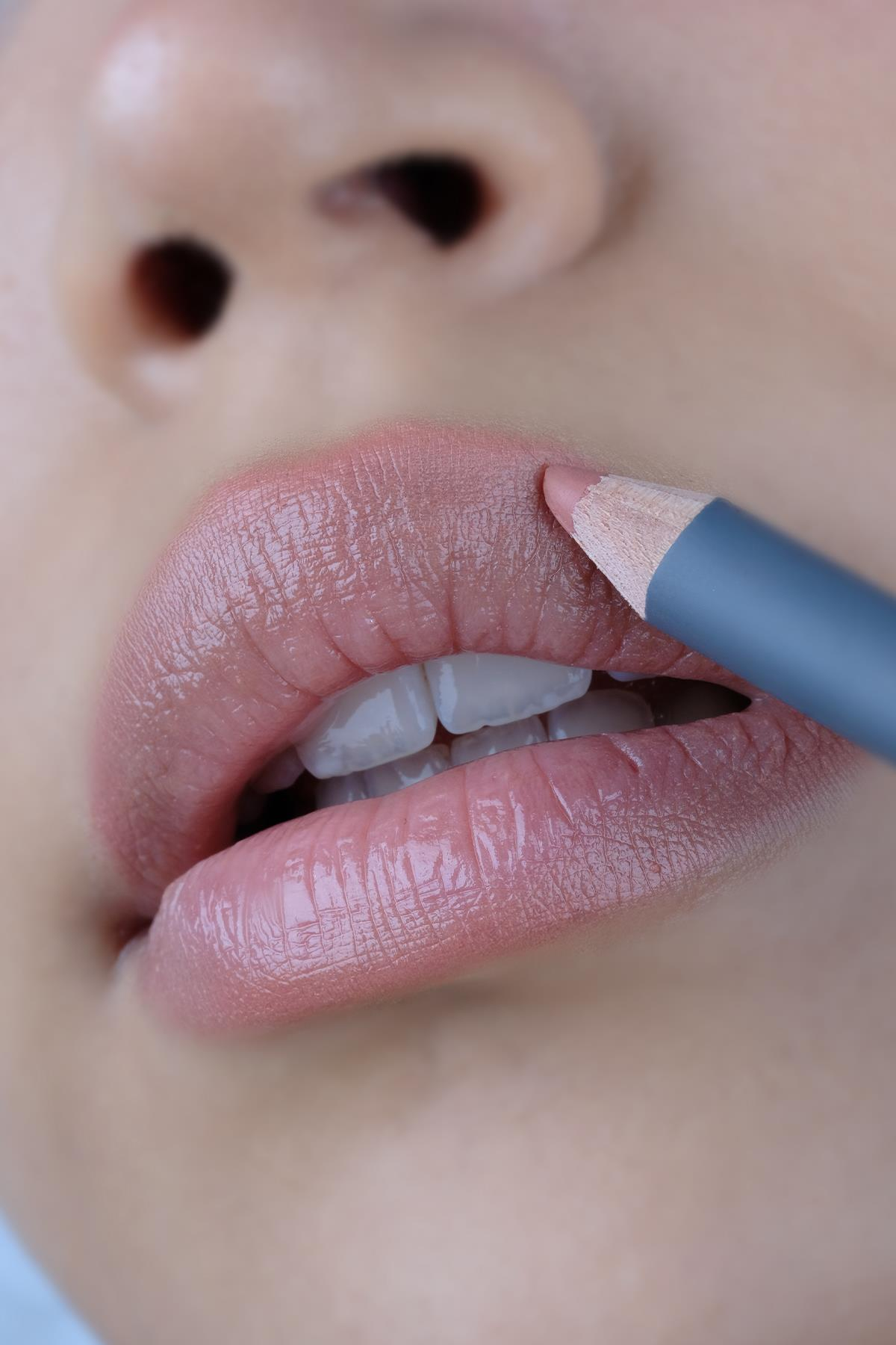 Uzun Süre Kalıcı Dağılma Yapmayan Nemlendirici Dudak Kalemi - Lipliner Pencil Salmon