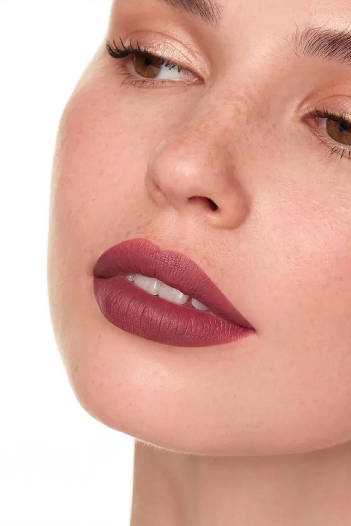Uzun Süre Kalıcı Suya Dayanıklı Dudak Kalemi - Staying Power Lip Pencil 60 Maroon