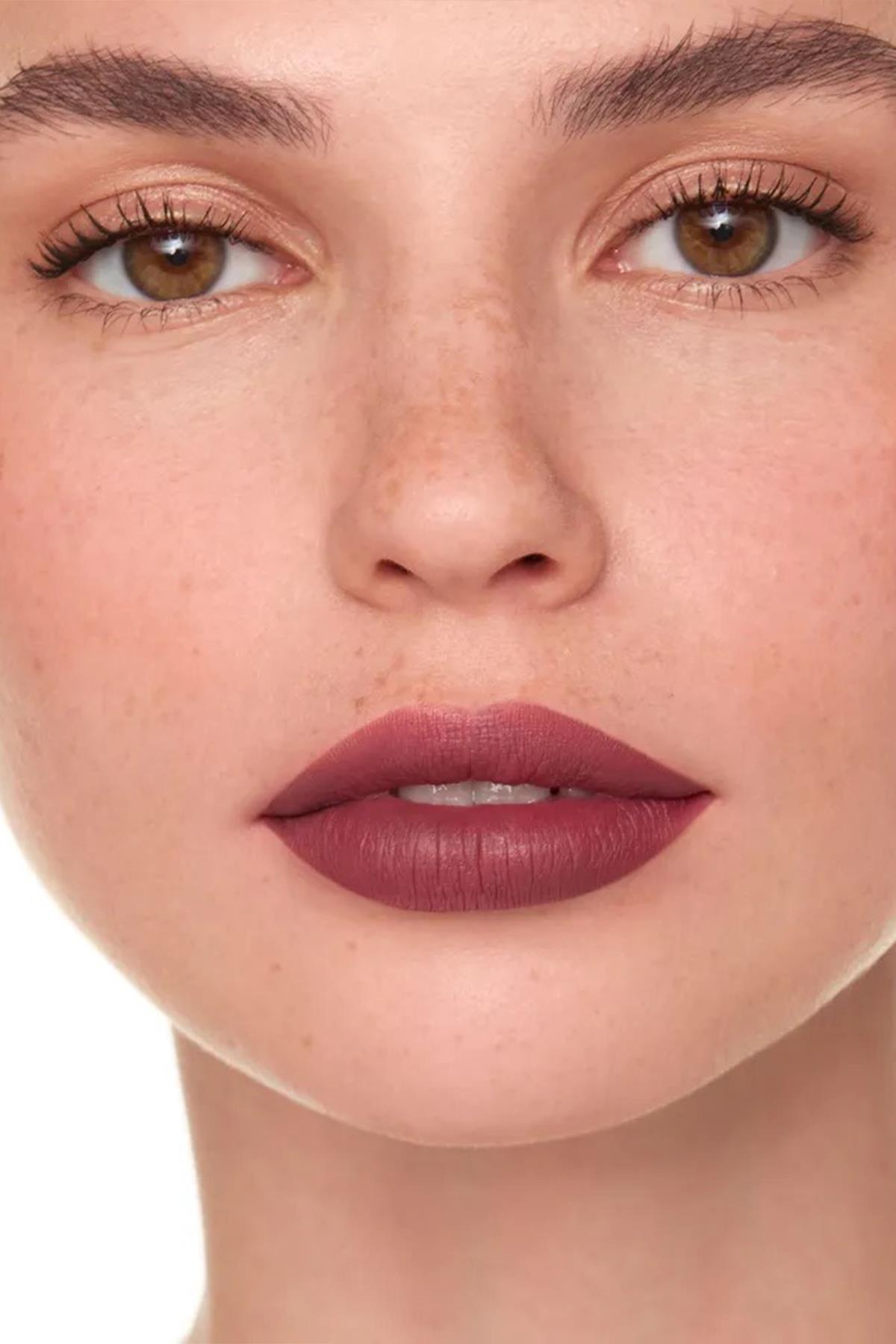 Uzun Süre Kalıcı Suya Dayanıklı Dudak Kalemi - Staying Power Lip Pencil 60 Maroon