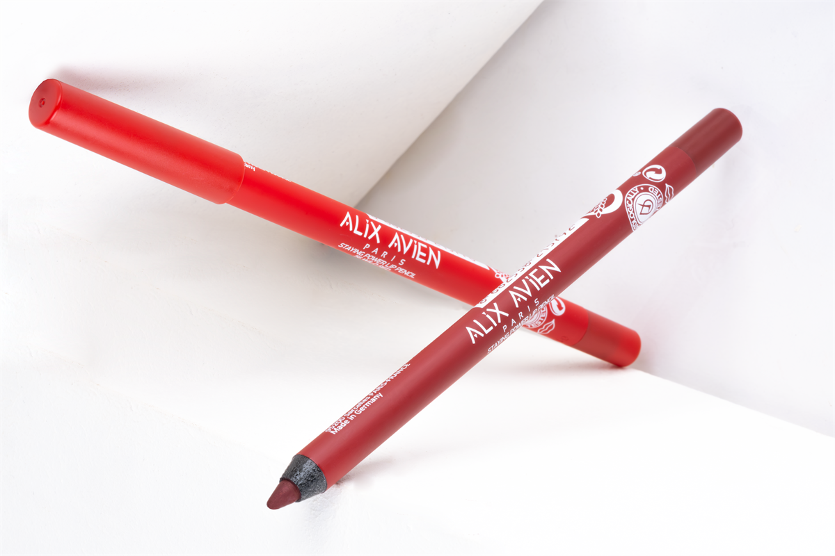 Uzun Süre Kalıcılığa Sahip Suya Dayanıklı Dudak Kalemi – Staying Power Lip Pencil 55 Cinnamon
