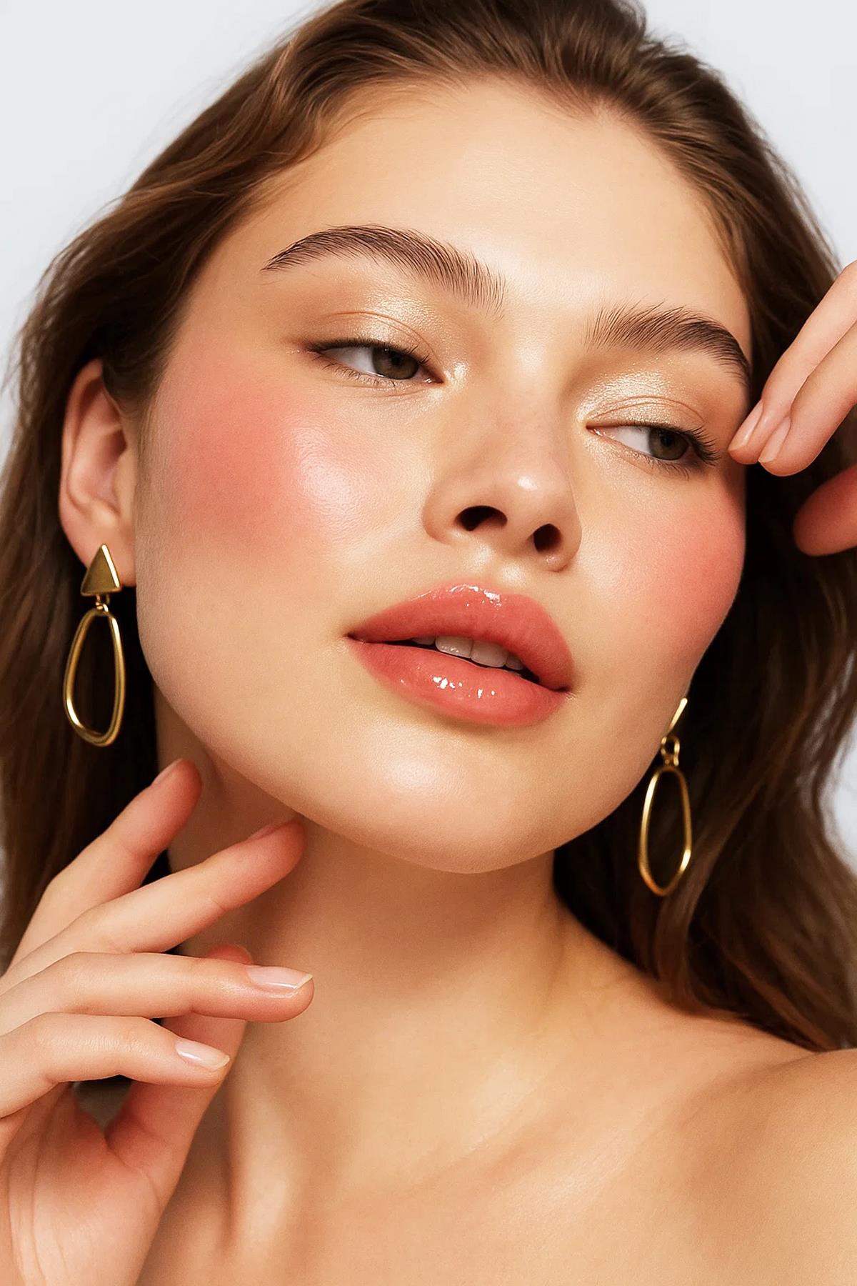 Yoğun Pigmentli E Vitaminli Mat Bitişli Kremsi Likit Allık - Liquid Blusher 03 Warm Apricot