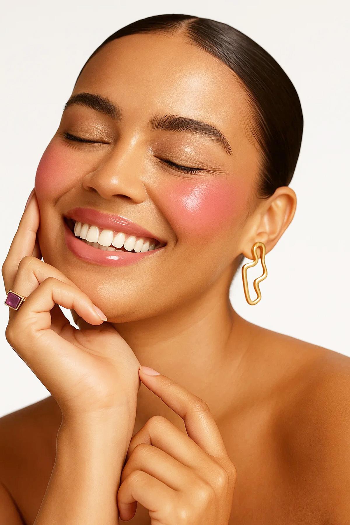 Yoğun Pigmentli E Vitaminli Mat Bitişli Kremsi Likit Allık - Liquid Blusher 04 Pinkish Terracotta