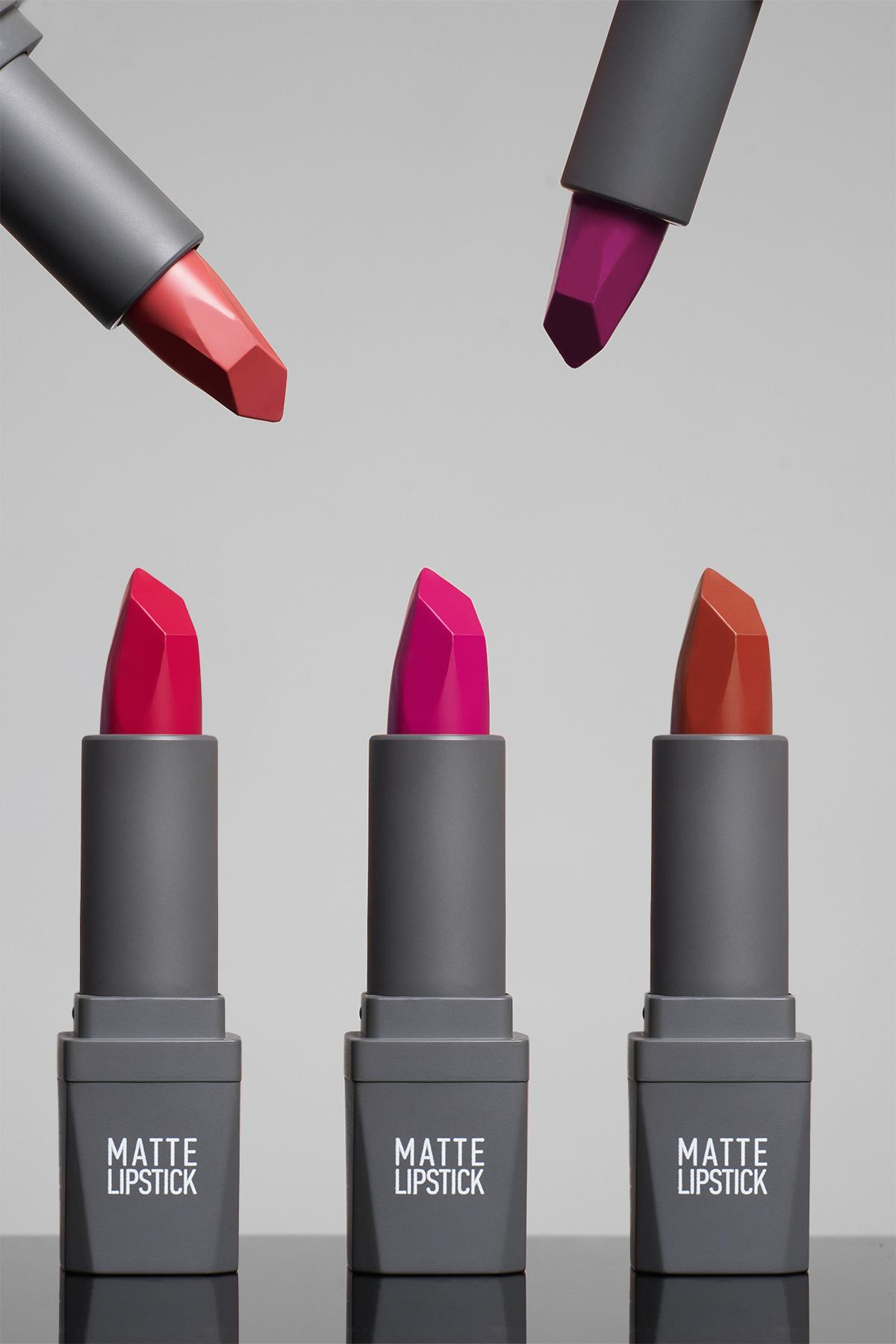Yoğun Renk Veren Uzun Süre Kalıcı Nemlendirici Kadifemsi Mat Ruj - Matte Lipstick 416 Berry Pink