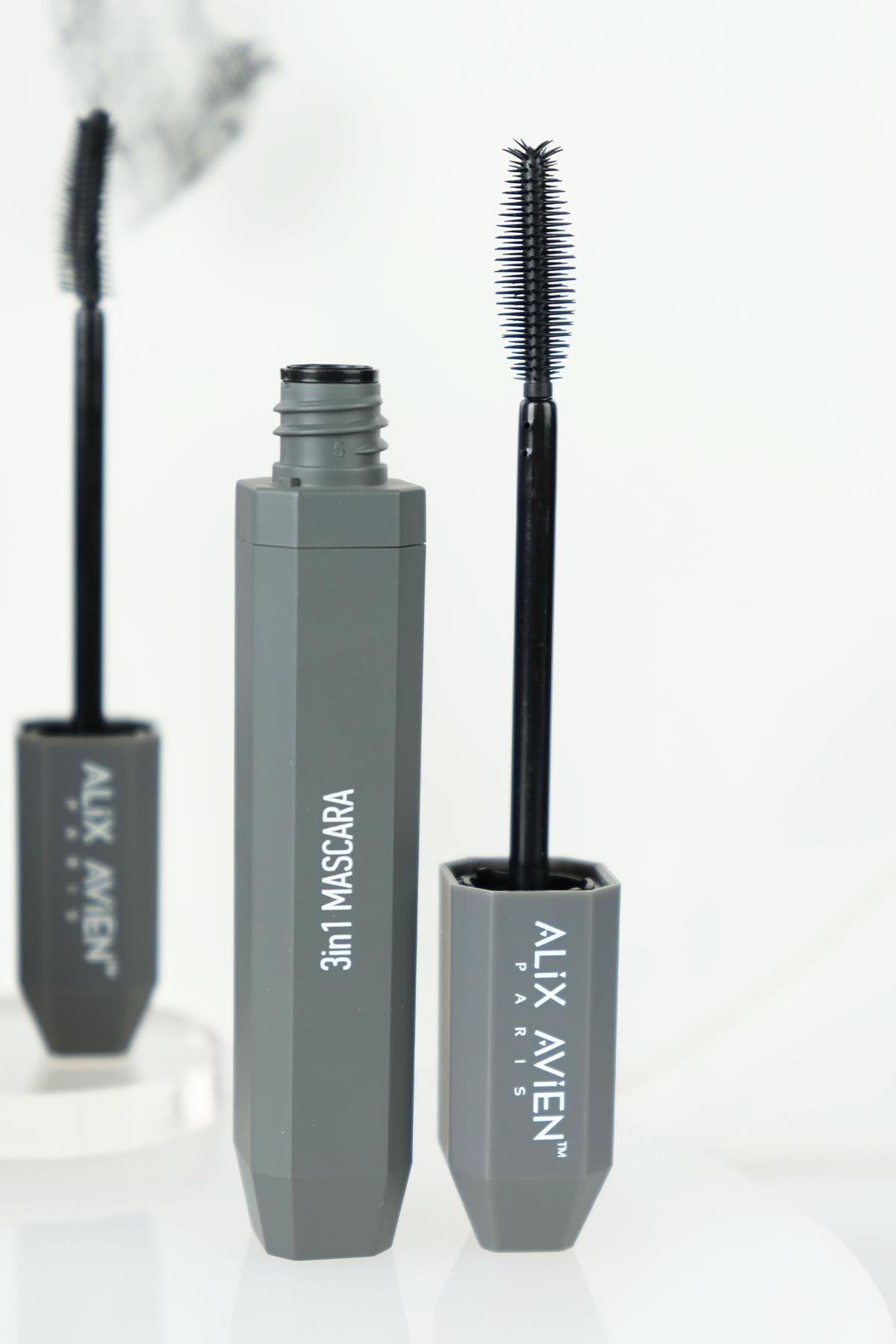 Yoğun Siyahlık & Hacim Veren Maskara - 3 IN 1 Mascara